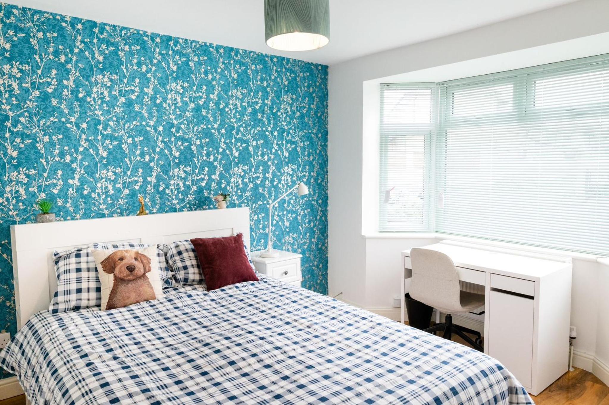 Deluxe 4 Bedroom House in Filton BS34 Oakley Lodge view 5