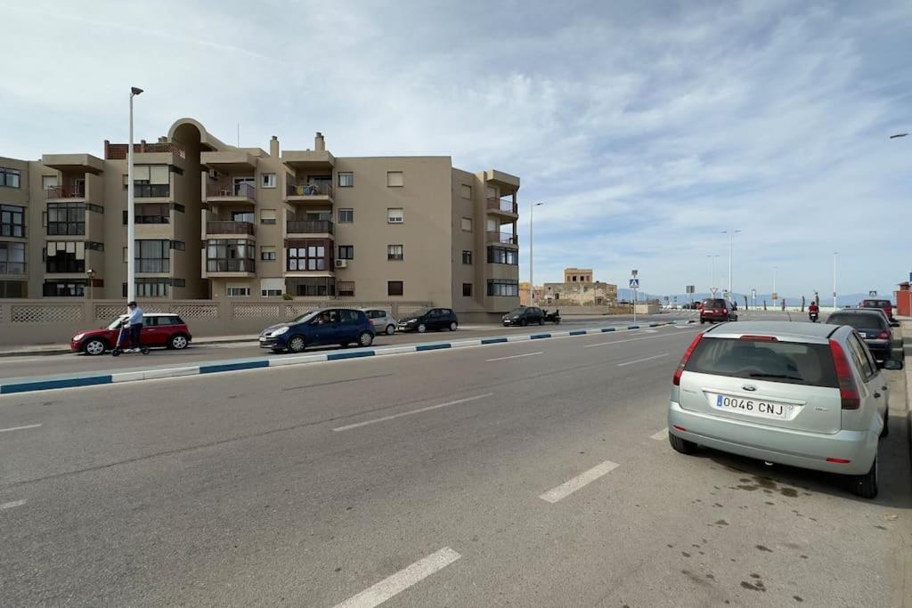 Primera línea de playa y Gibraltar a 5 minutos view 5