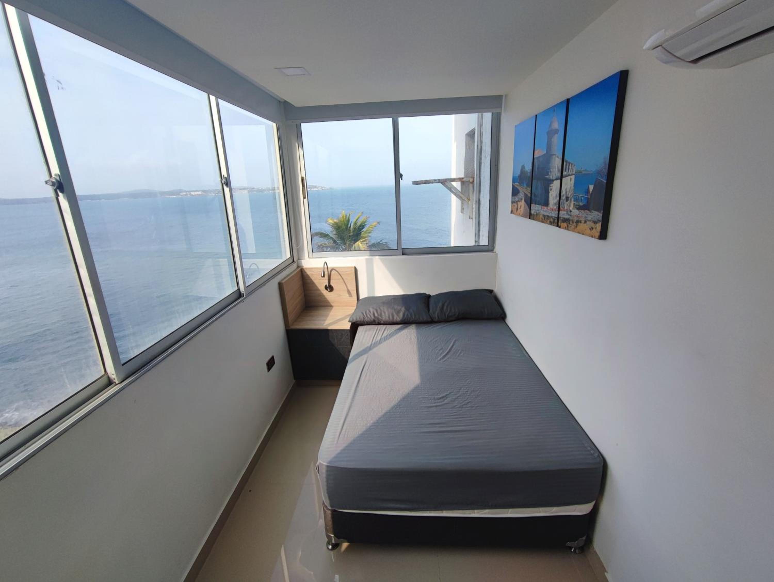 APARTAMENTO MODERNO EL LAGUITO JUNTO AL MAR 705