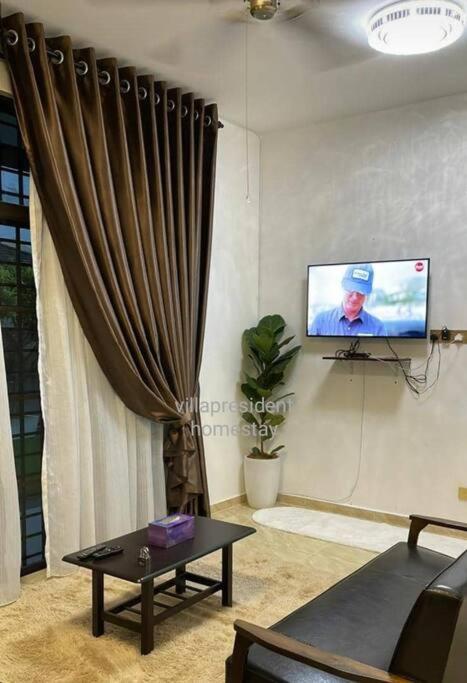 Villa President Homestay -4 bedroom Aircond WIFI Vacations Home photo 6
