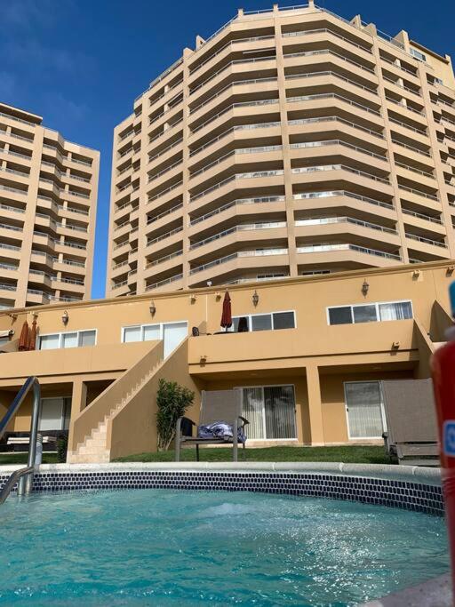 Hotel The Dolphins Ocean Front-Beach 2 BR 2Bth - Image 1