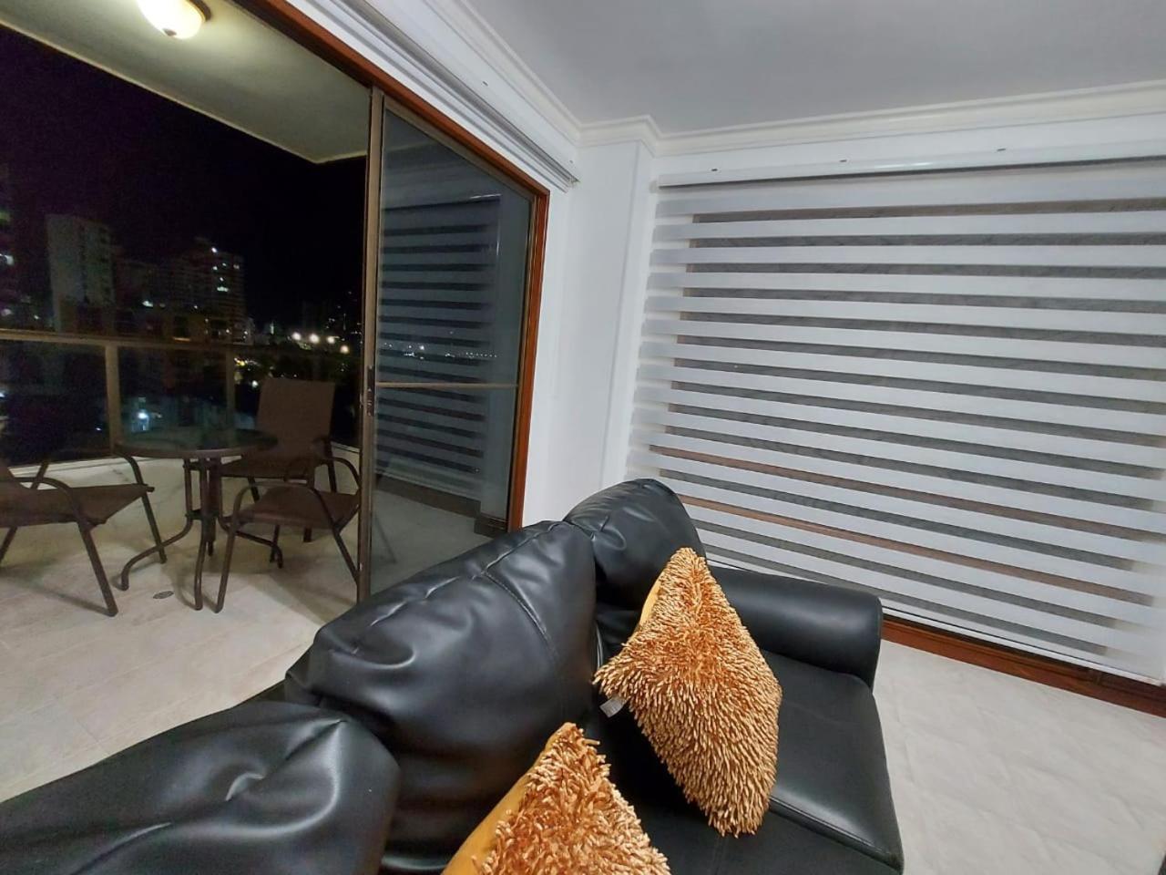 Apartamento VISTA AZUL RODADERO LAURELES 801