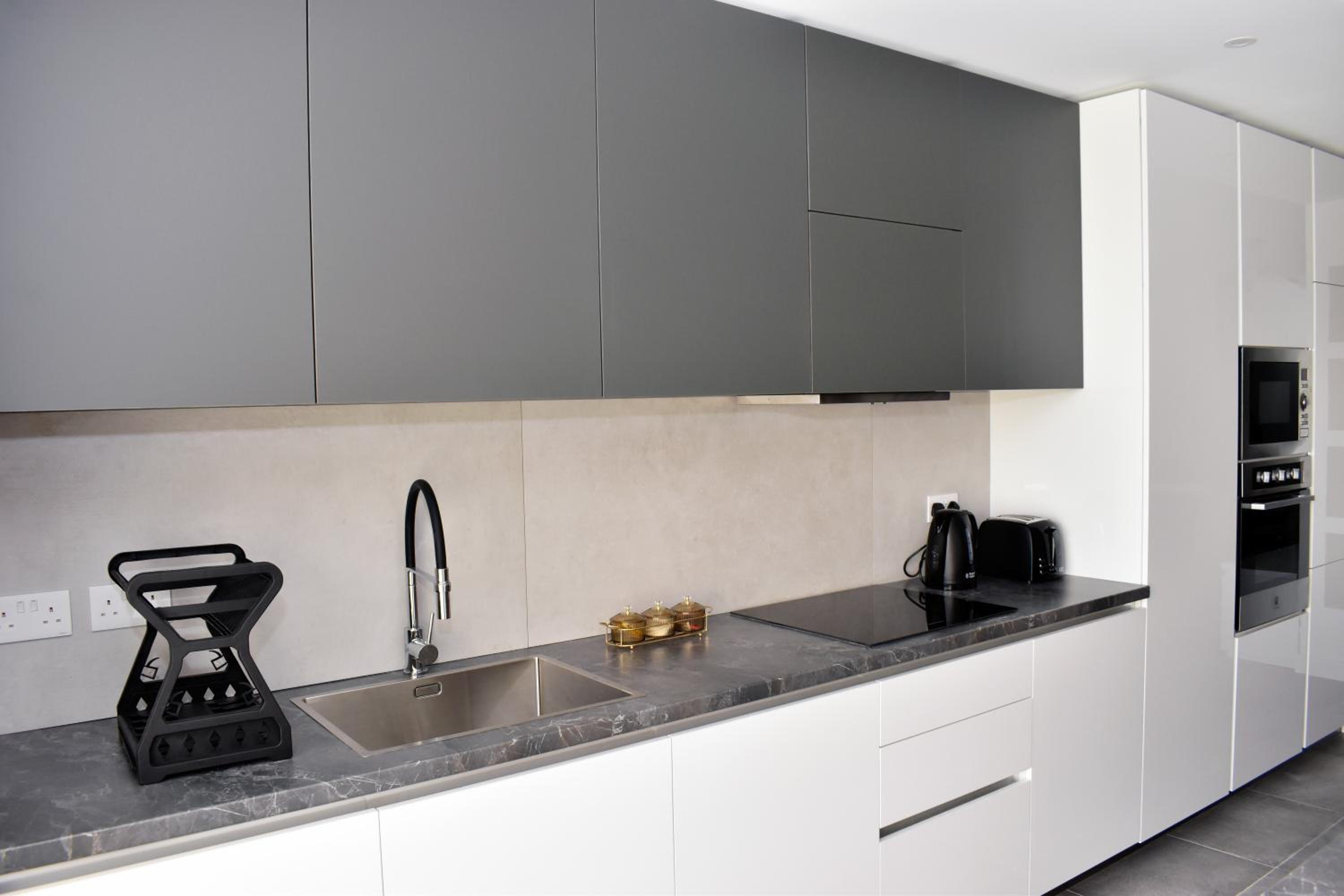 Golden Rays Apartment