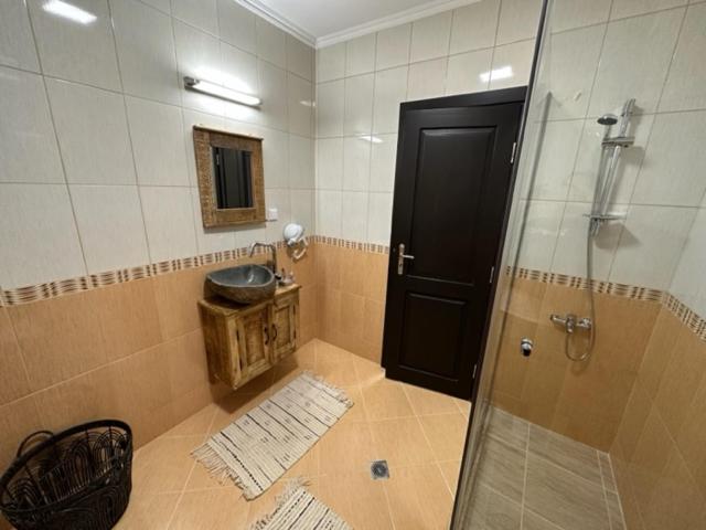 Photo 32