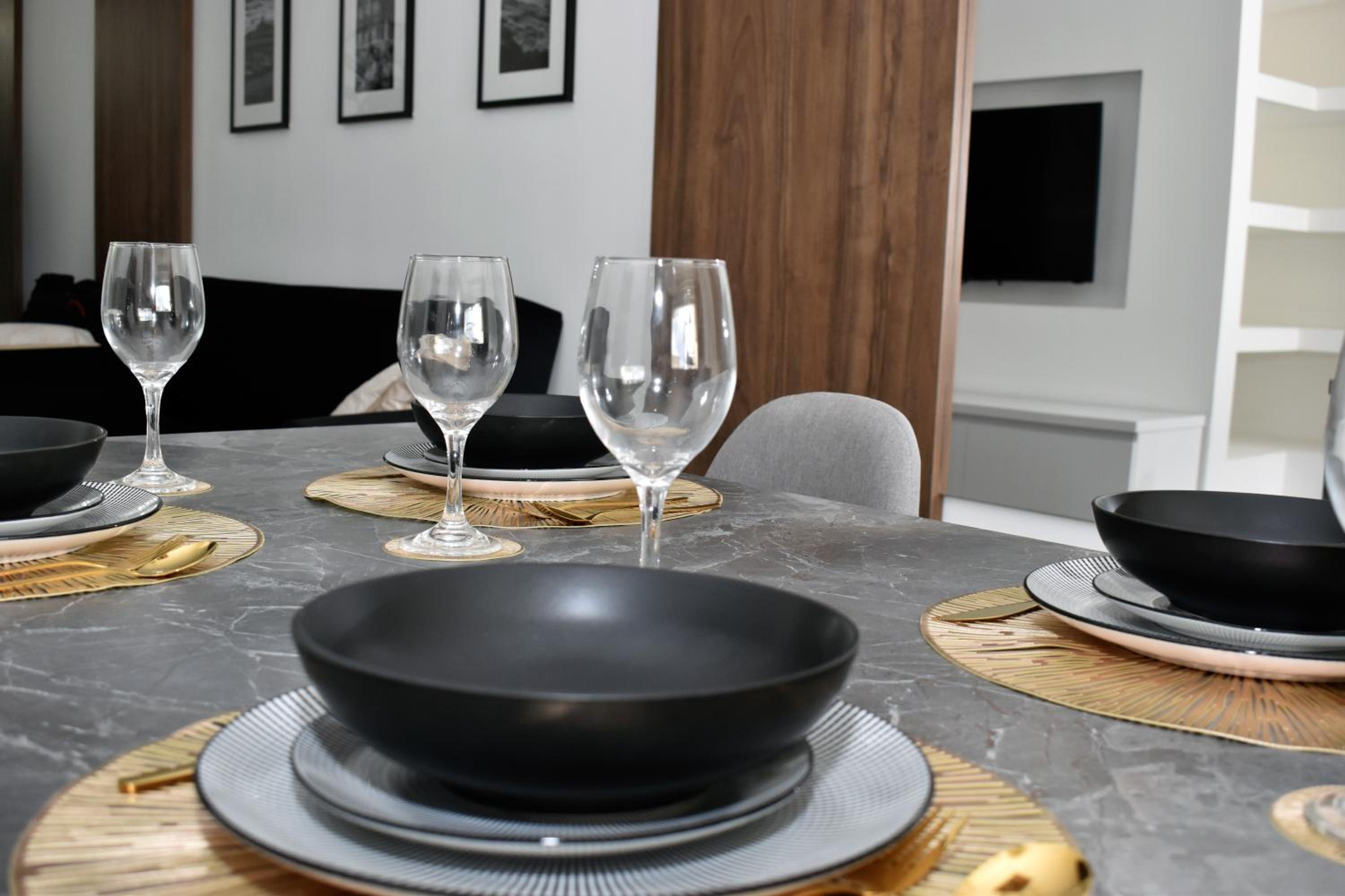 Golden Rays Apartment
