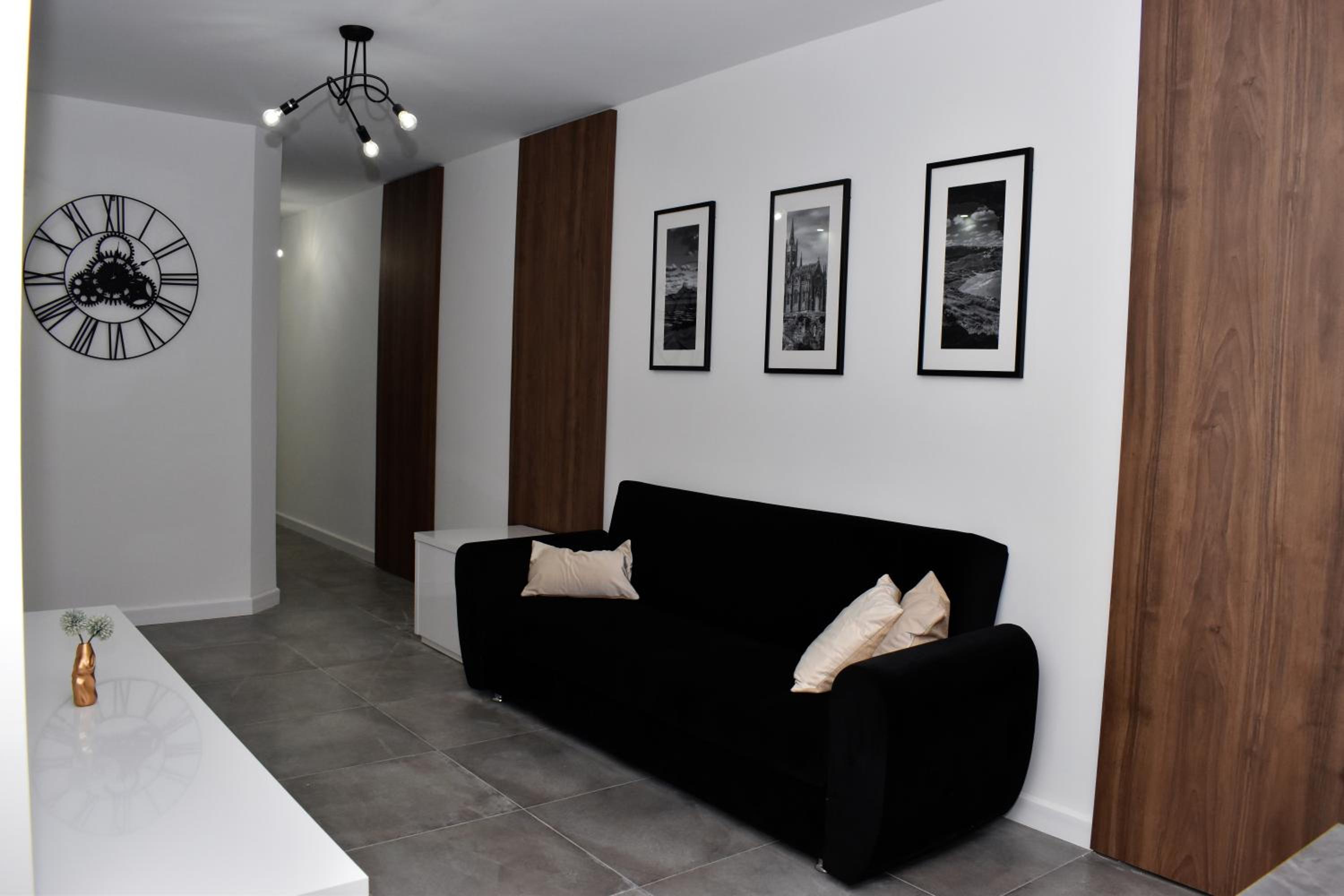 Golden Rays Apartment