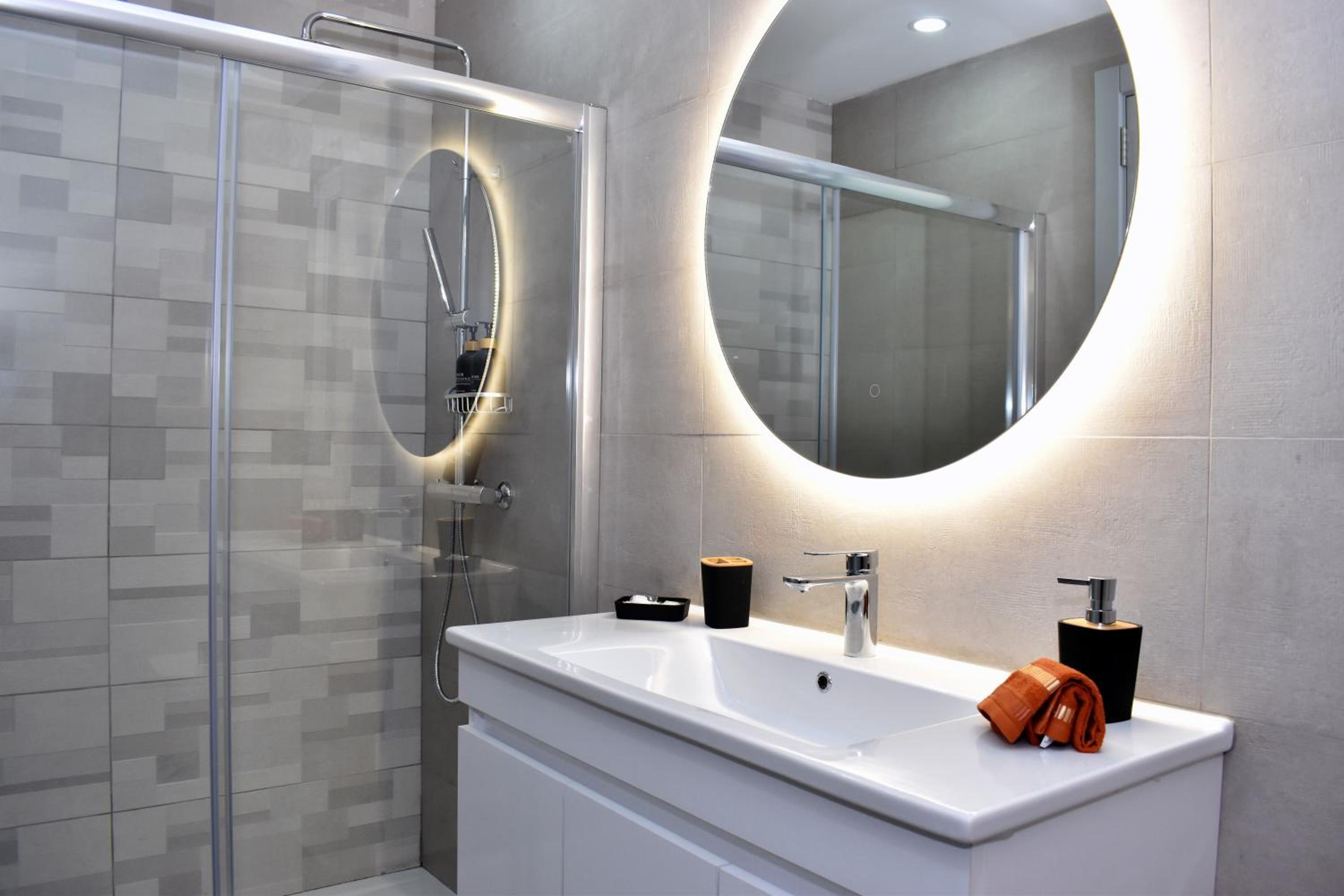 Golden Rays Apartment