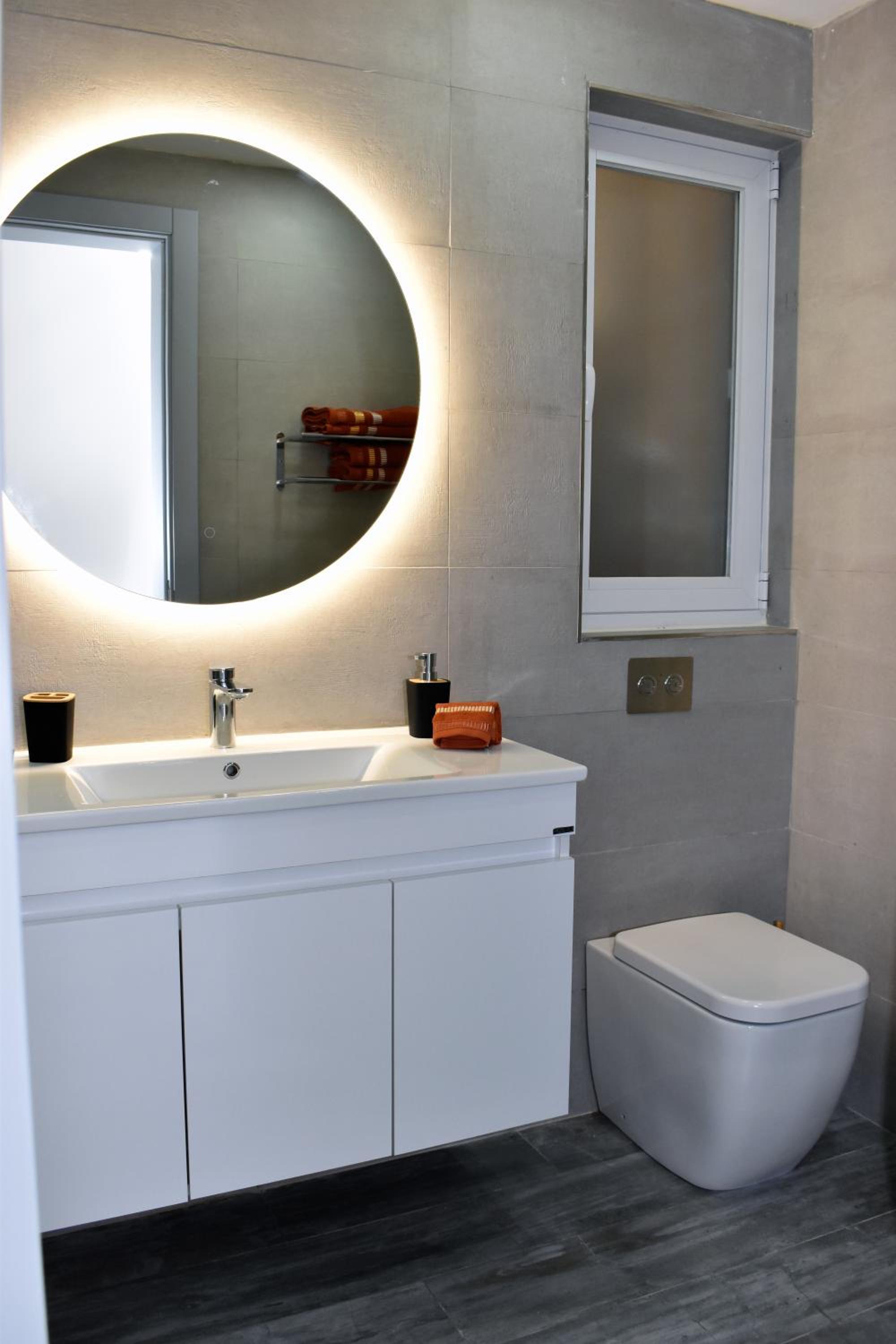 Golden Rays Apartment