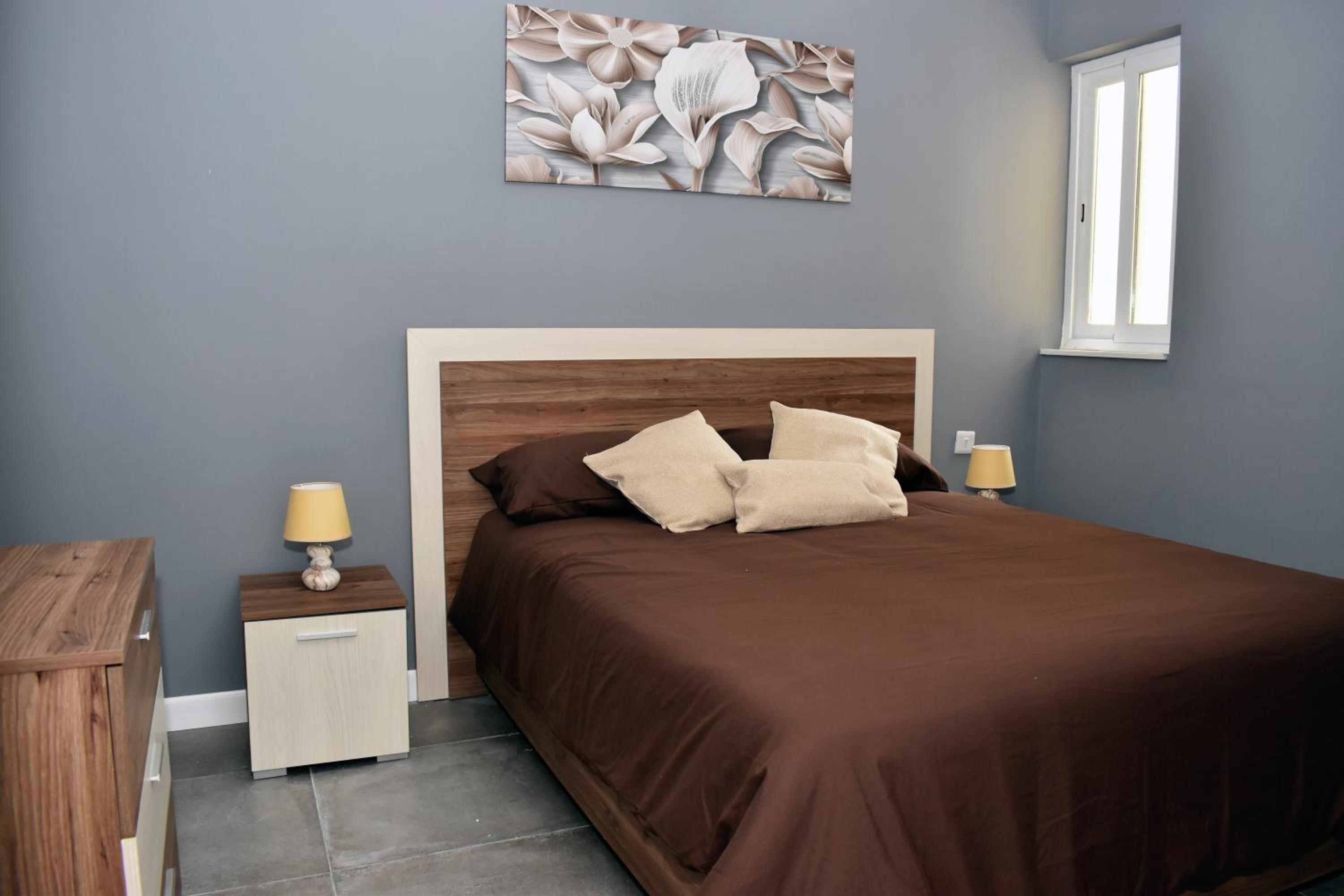 Golden Rays Apartment