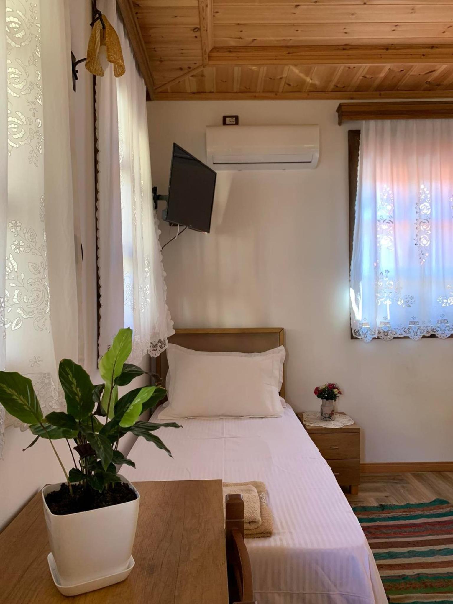 Arben Qemeri Guest House