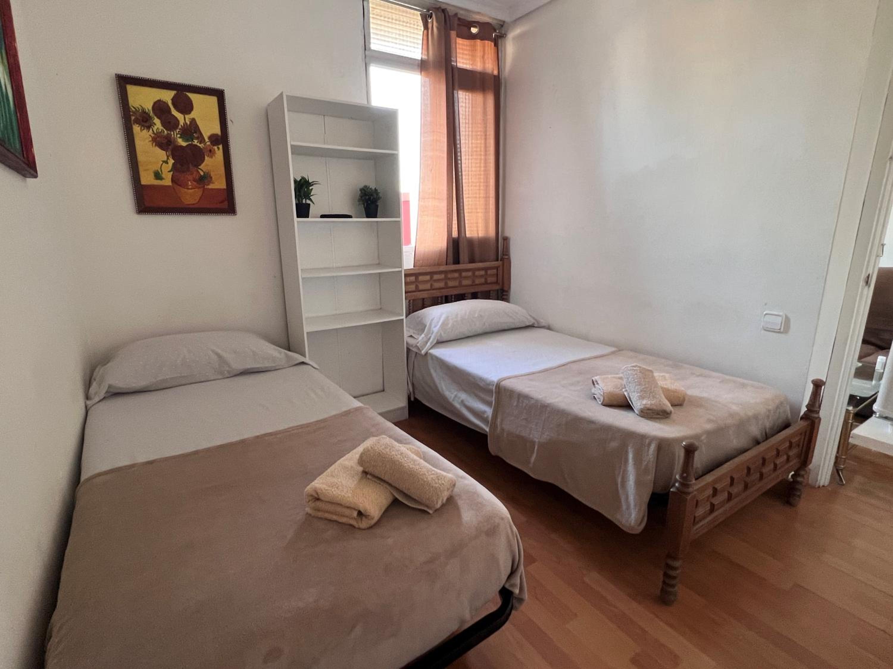 Malvarrosa habitación cómoda y sencilla cerca de la playa
