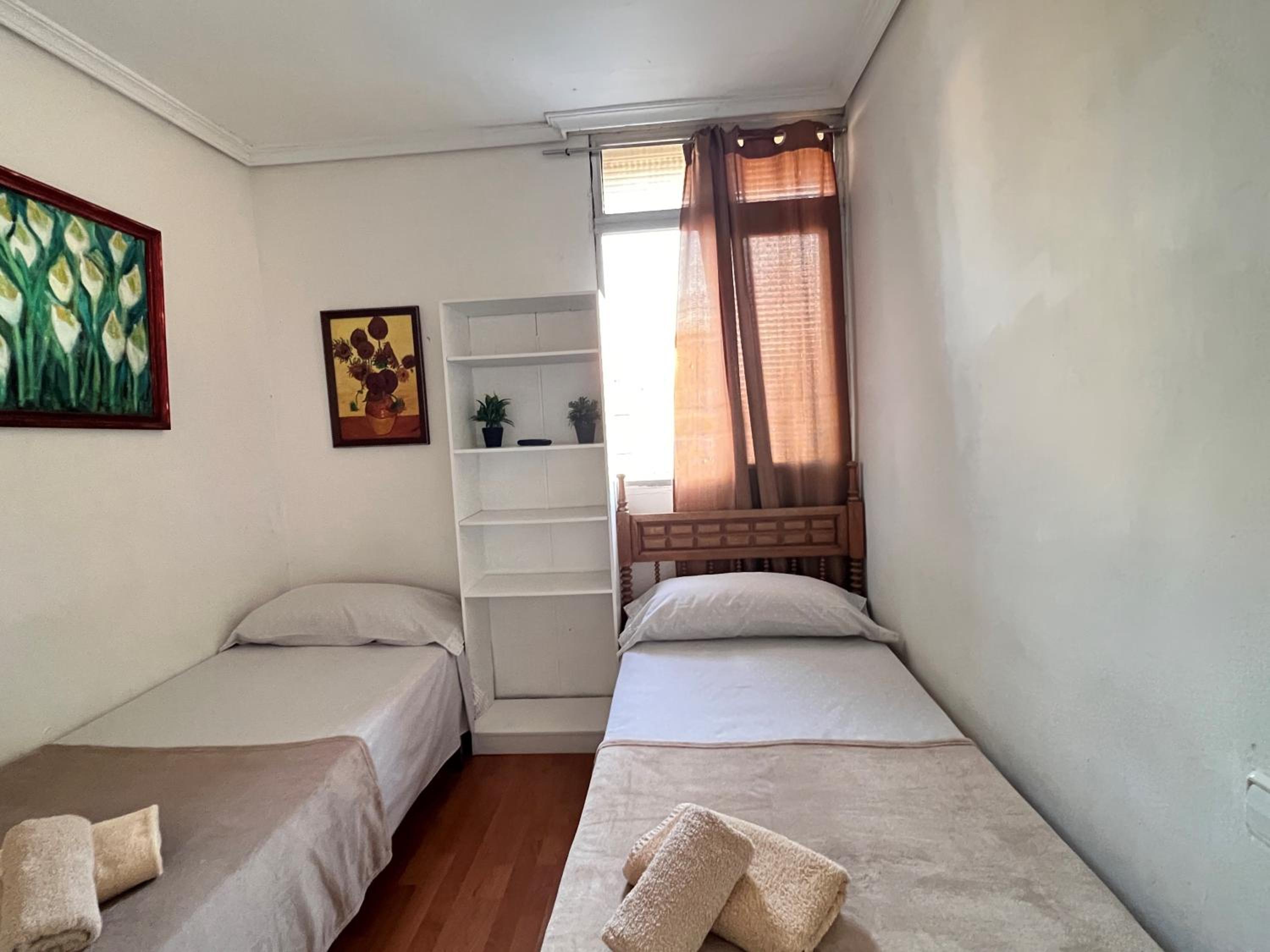 Malvarrosa habitación cómoda y sencilla cerca de la playa