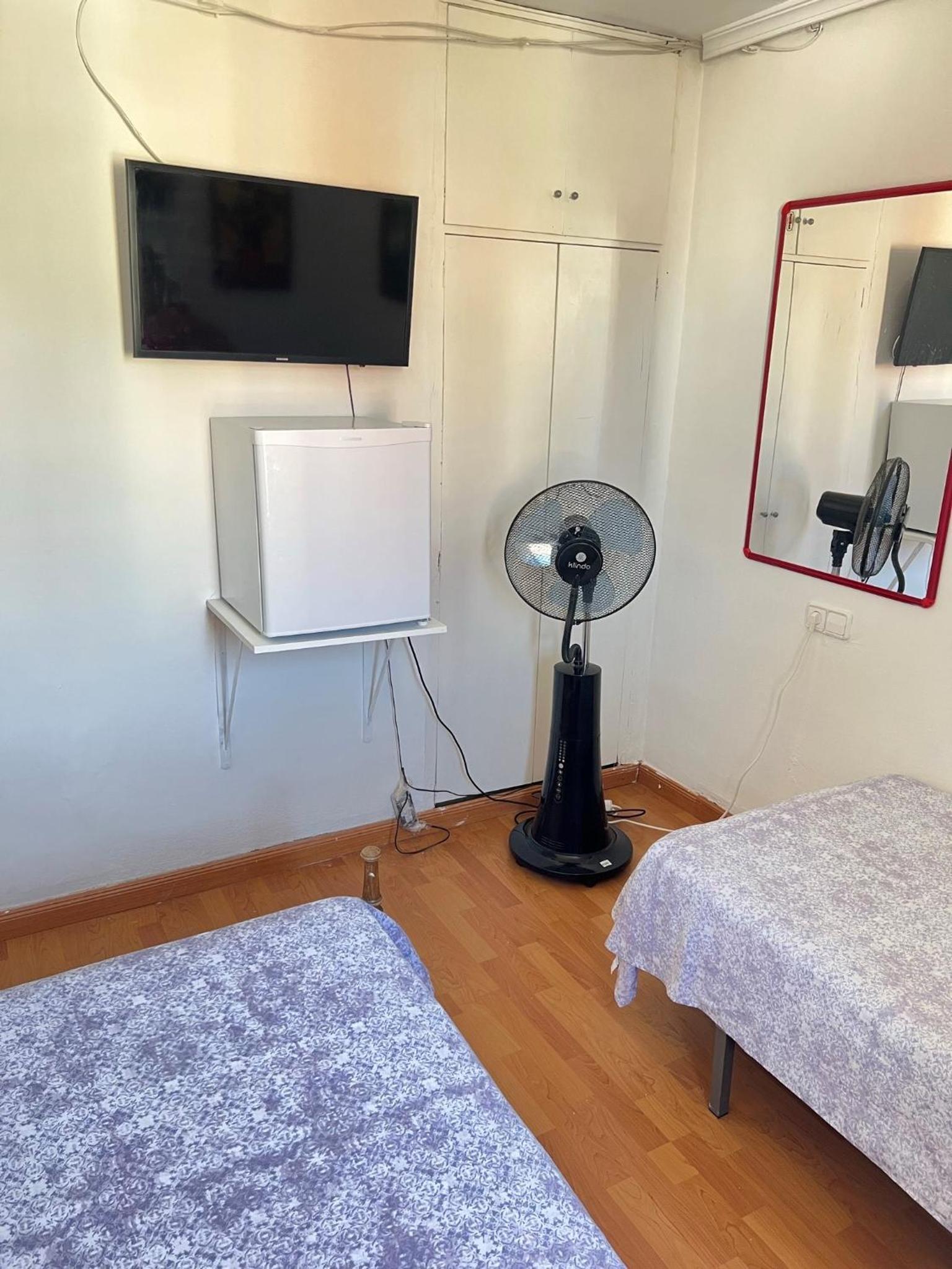 Malvarrosa habitación cómoda y sencilla cerca de la playa