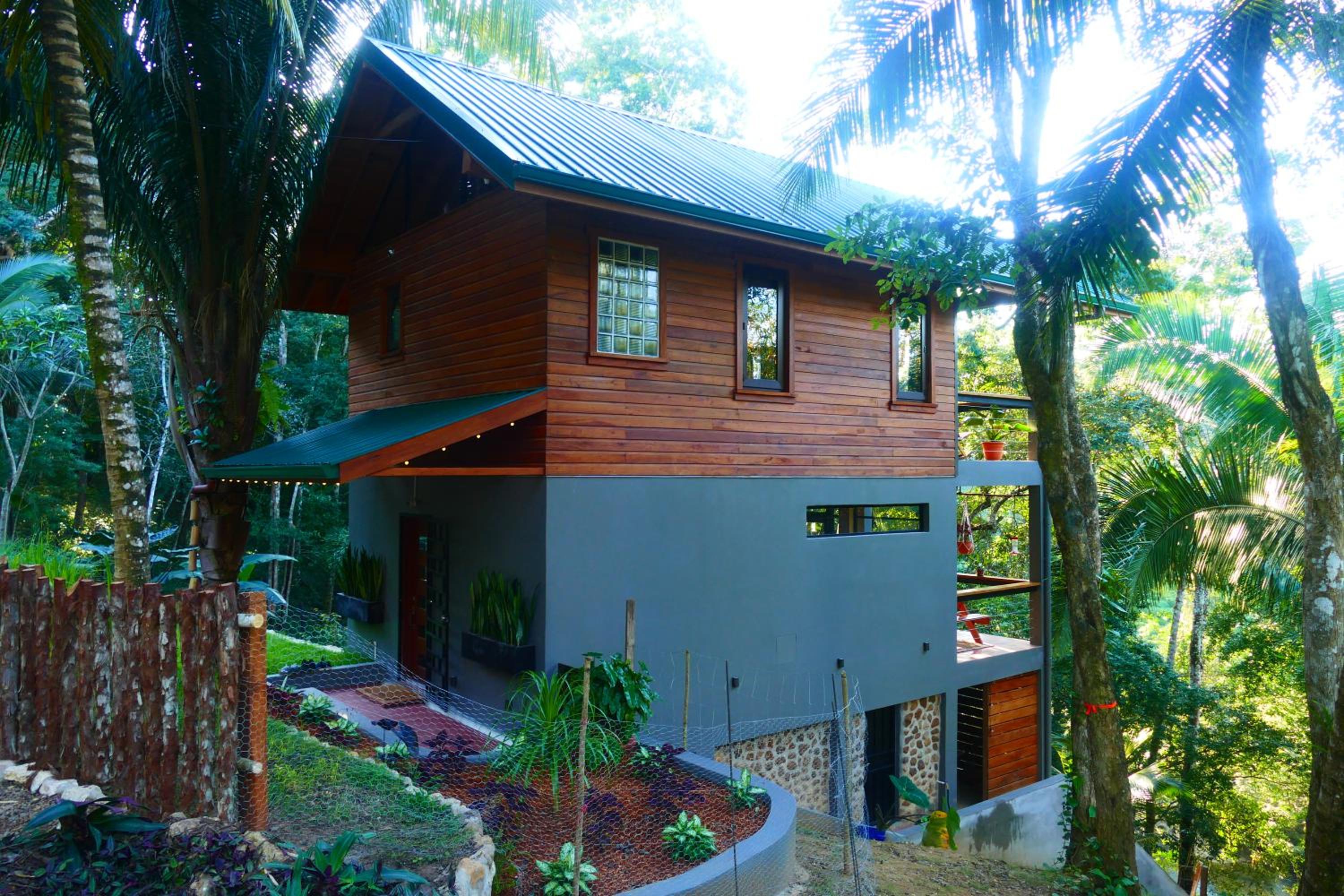 RiverHill Hideaway