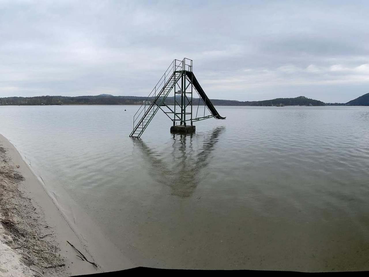 Chatky U Davida Máchovo jezero