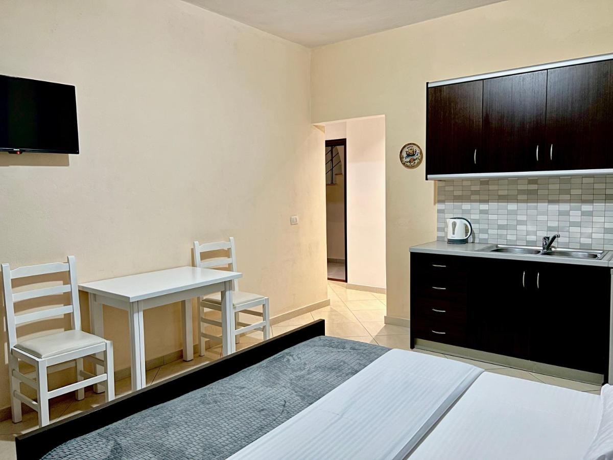 Apartments Klajdi