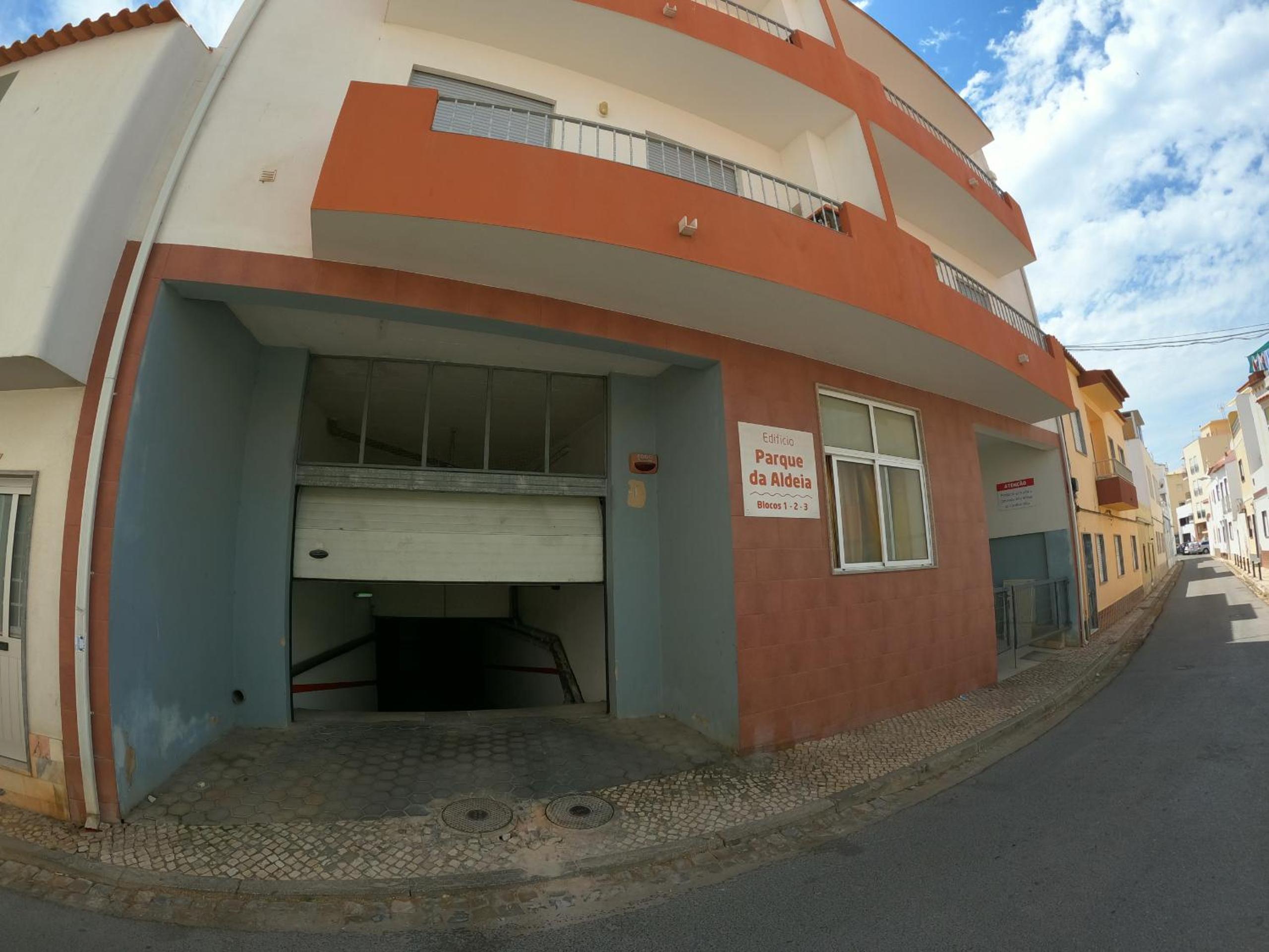 Algarve, T2 apartment w/balcony, Armação de Pera view 4