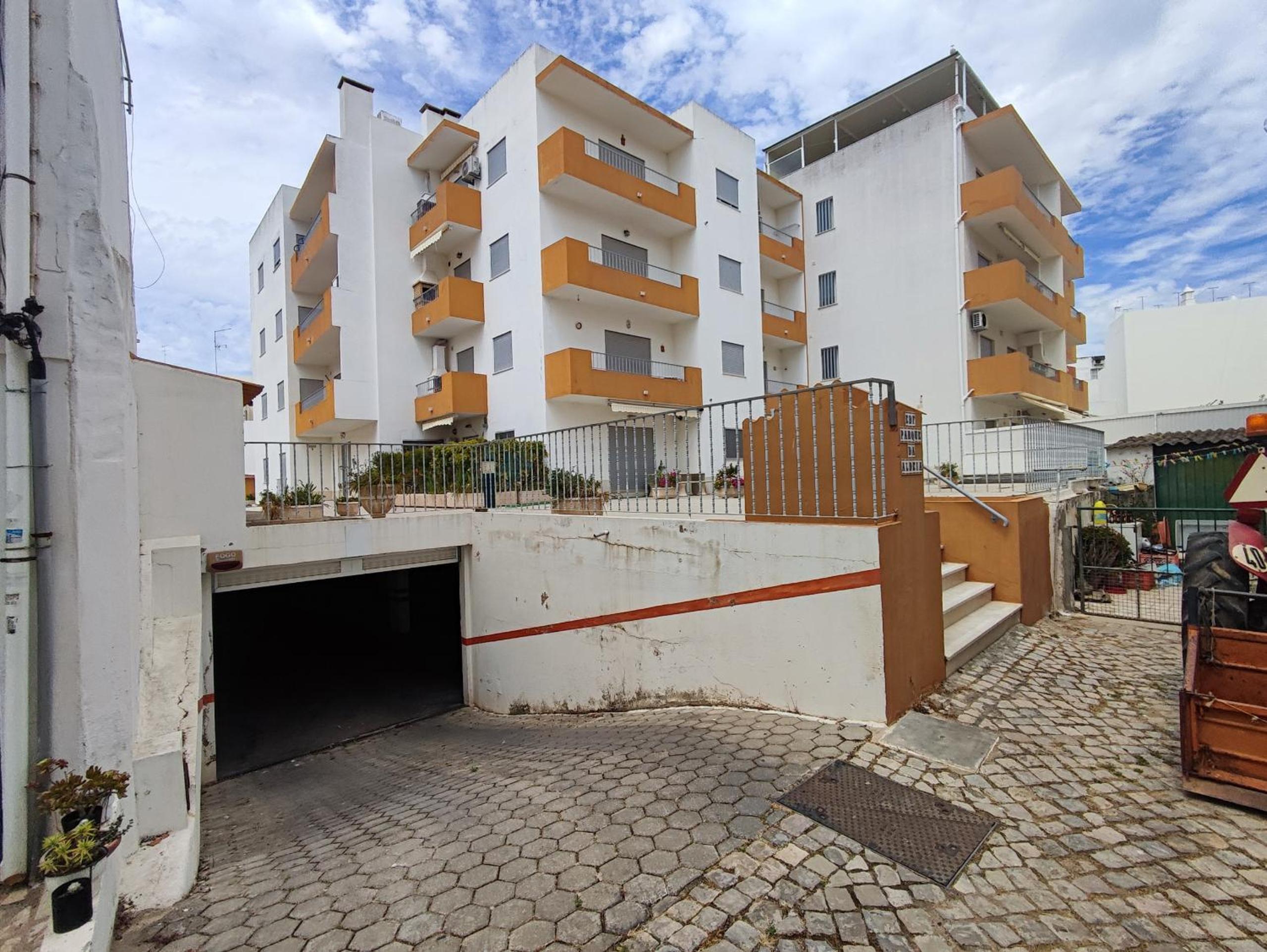 Algarve, T2 apartment w/balcony, Armação de Pera view 5