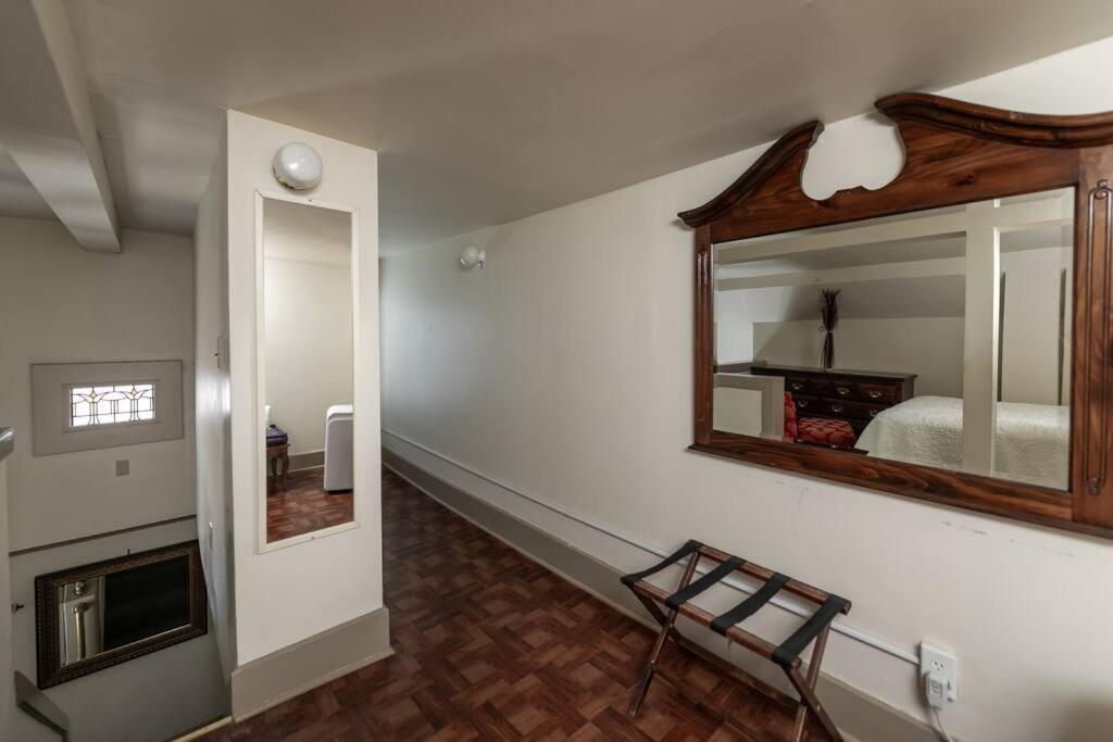 Memphis Belvedere Suites Upper Queen loft 1 Bedroom