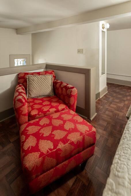 Memphis Belvedere Suites Upper Queen loft 1 Bedroom