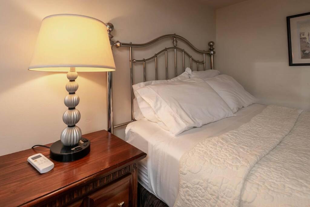Memphis Belvedere Suites Upper Queen loft 1 Bedroom