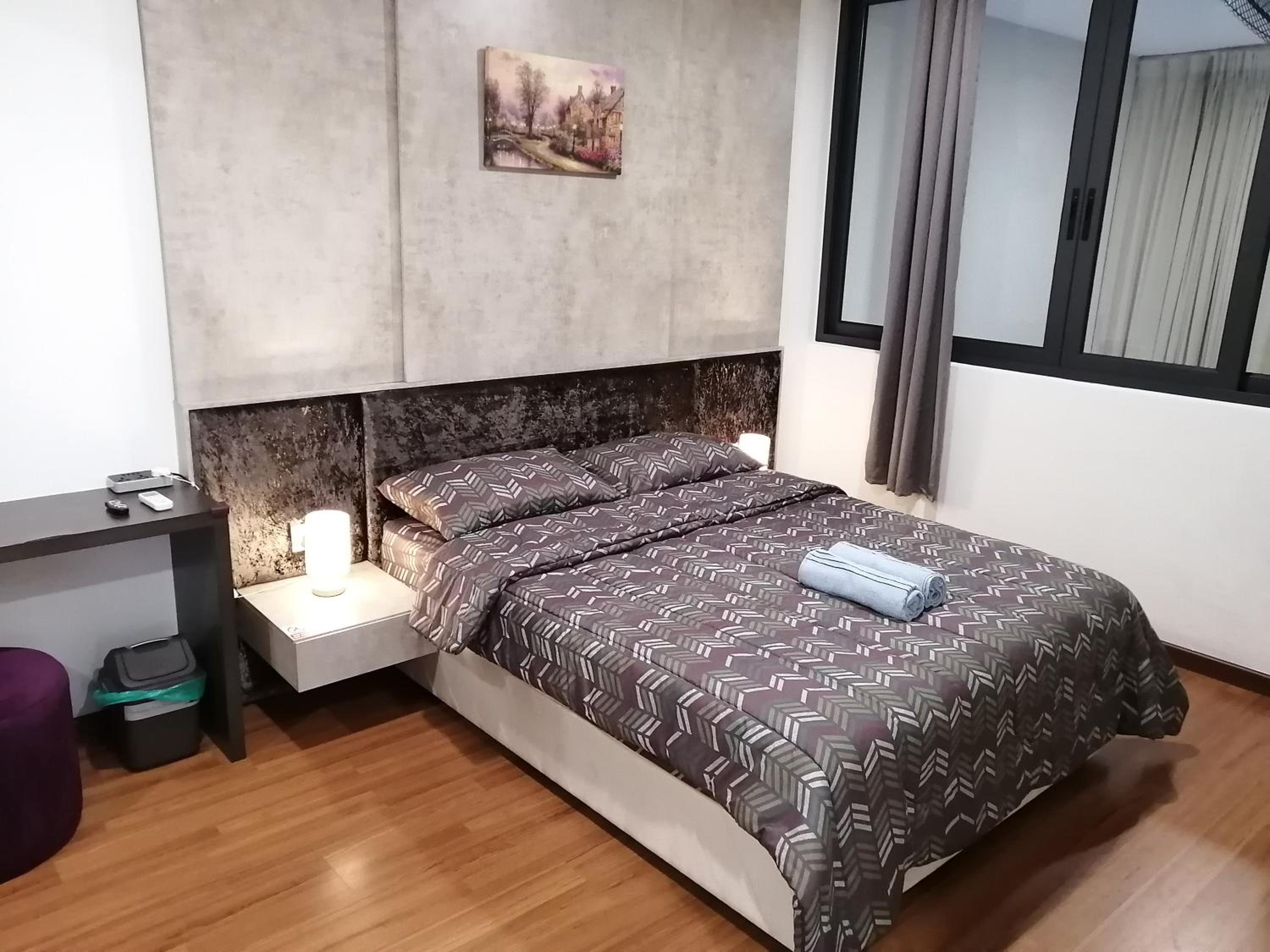 Duplex Condo with Lots of Entertainments Around! photo 8