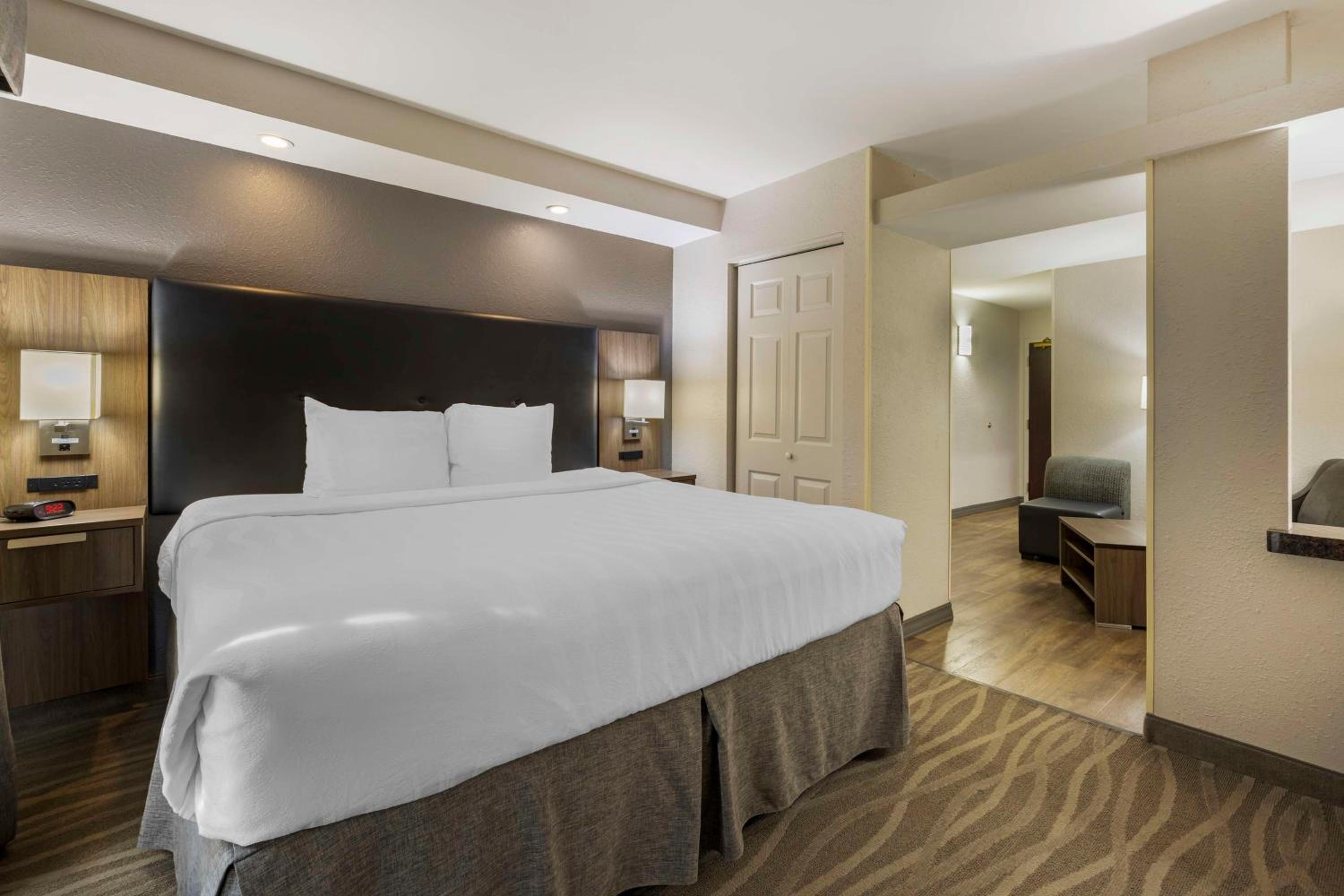 Best Western Plus Nashville Airport Hotel - BNA - Property Image 19