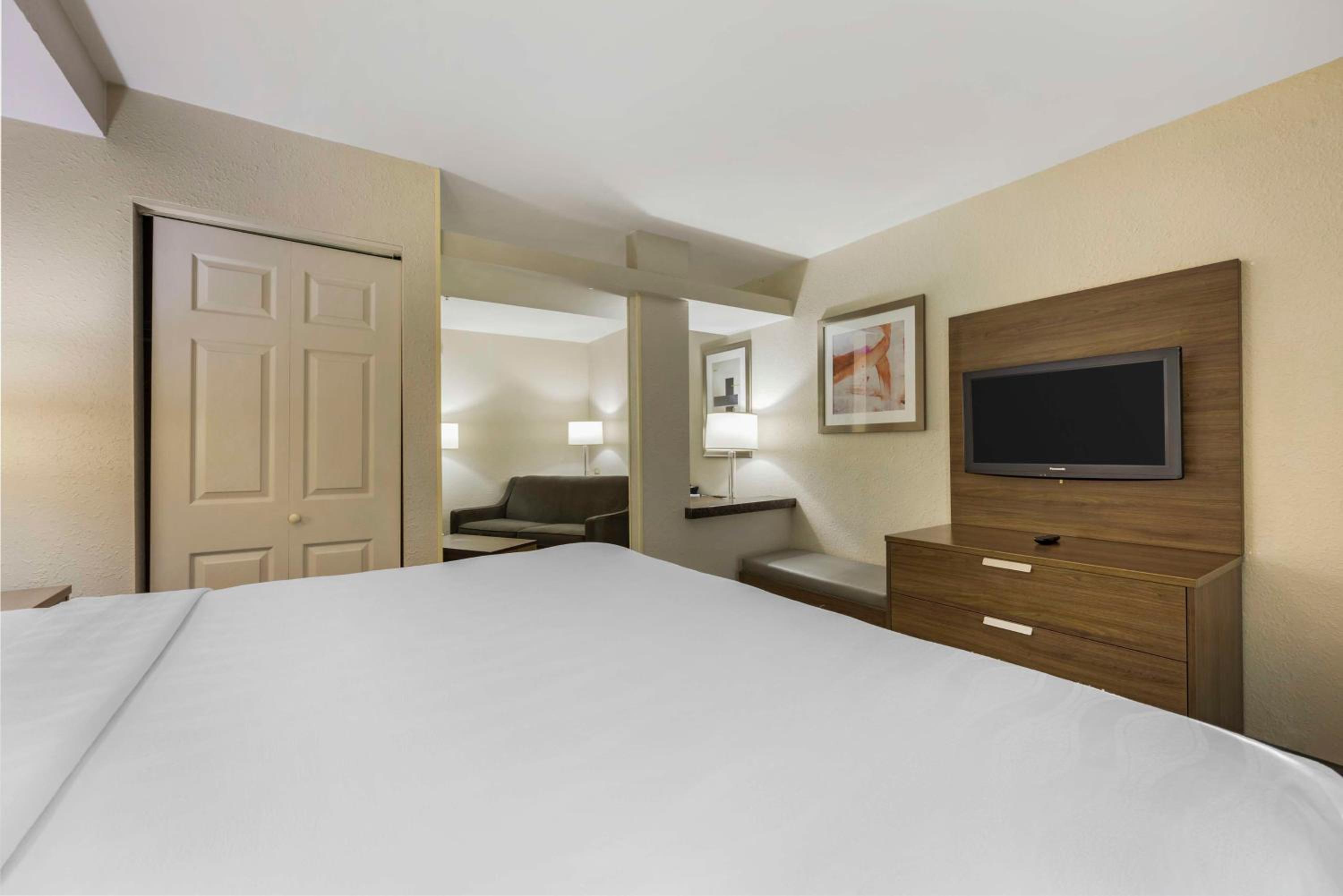 Best Western Plus Nashville Airport Hotel - BNA - Property Image 17