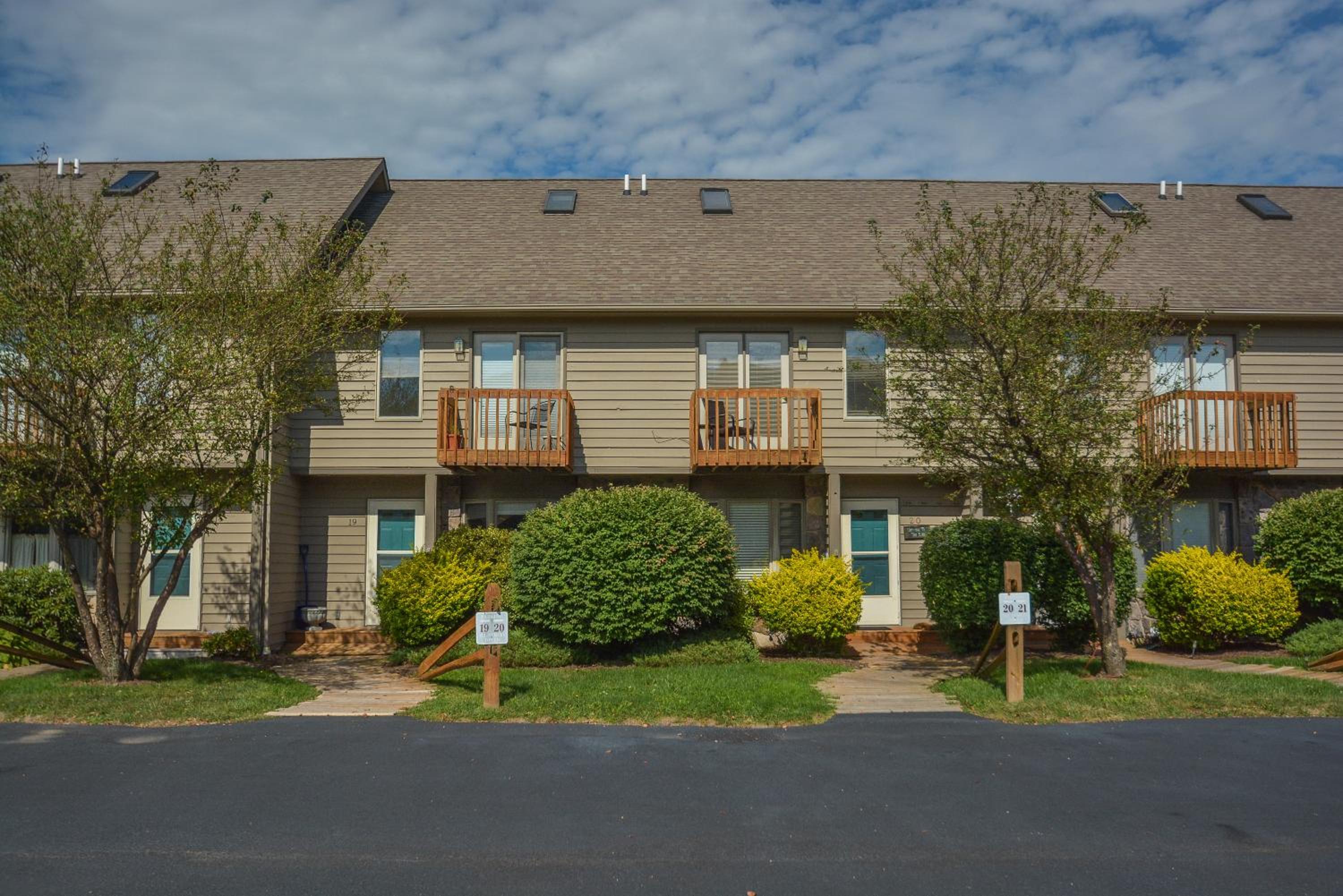 Deep Creek Village #20 in McHenry, US