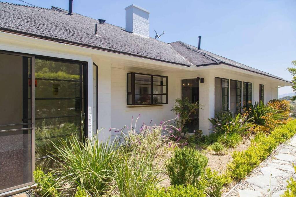 Amazing View-Pool-Spa Home Near Universal Studios & Beverly Hills