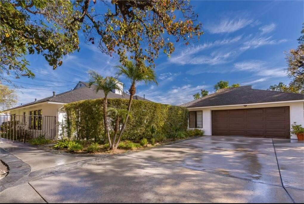 Amazing View-Pool-Spa Home Near Universal Studios & Beverly Hills
