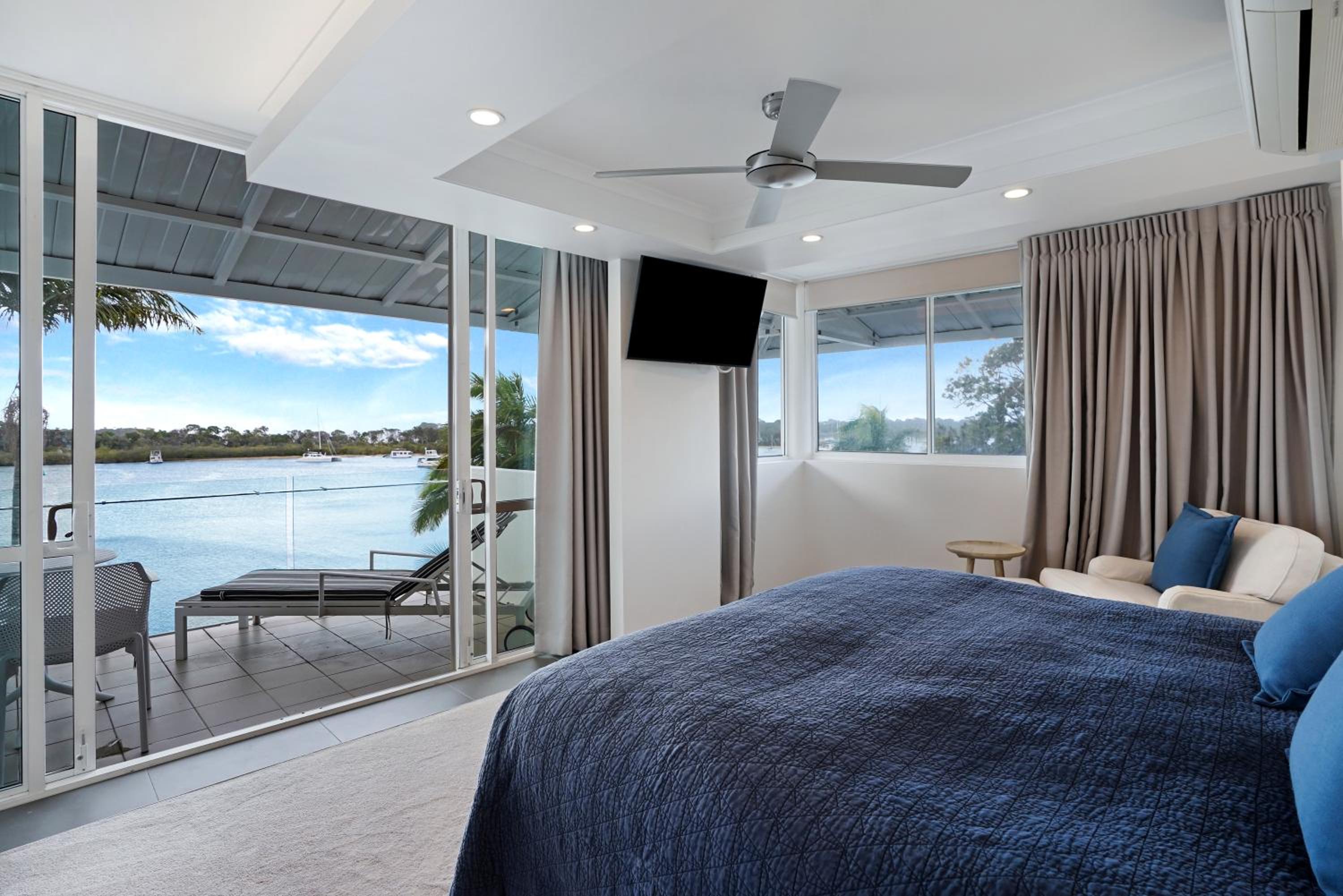 Noosa Quays Waterfront Accomodation