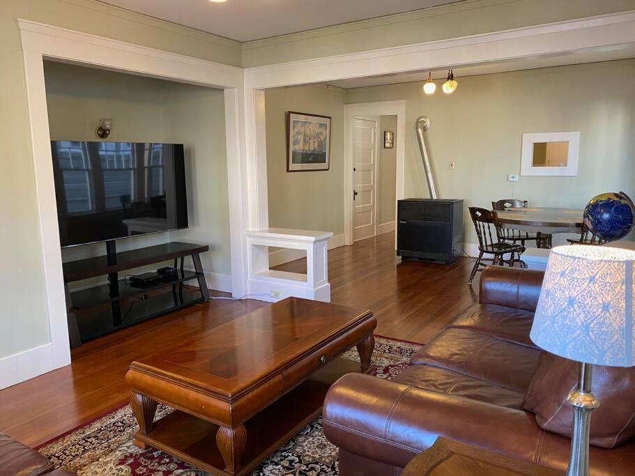 Historic Downtown Flat, # 1