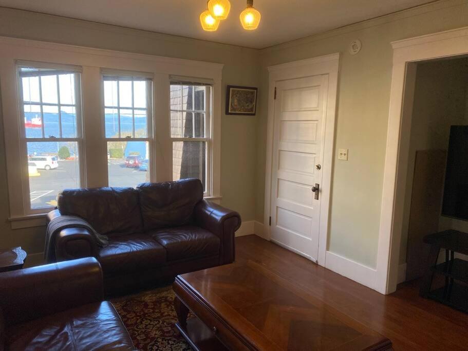 Historic Downtown Flat, # 1