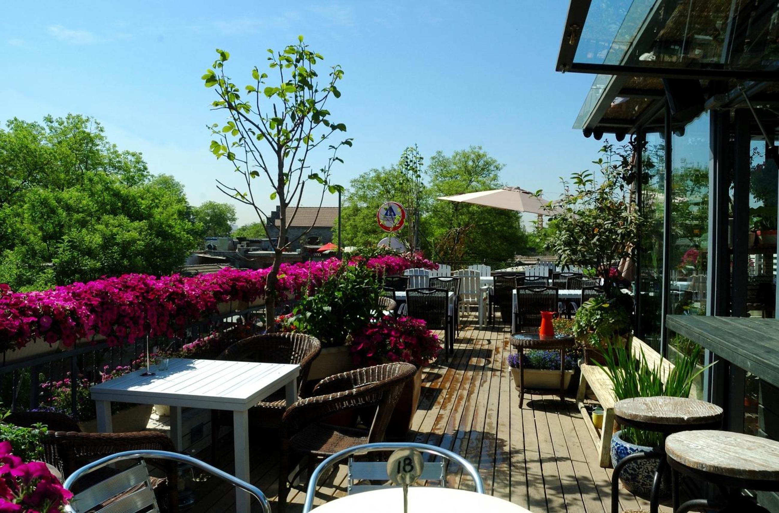 Peking Garden Youth Hostel-Houhai&Nanluoguxiang&Drum tower-Cafe&Bar&Movie night&Social area&Rooftop