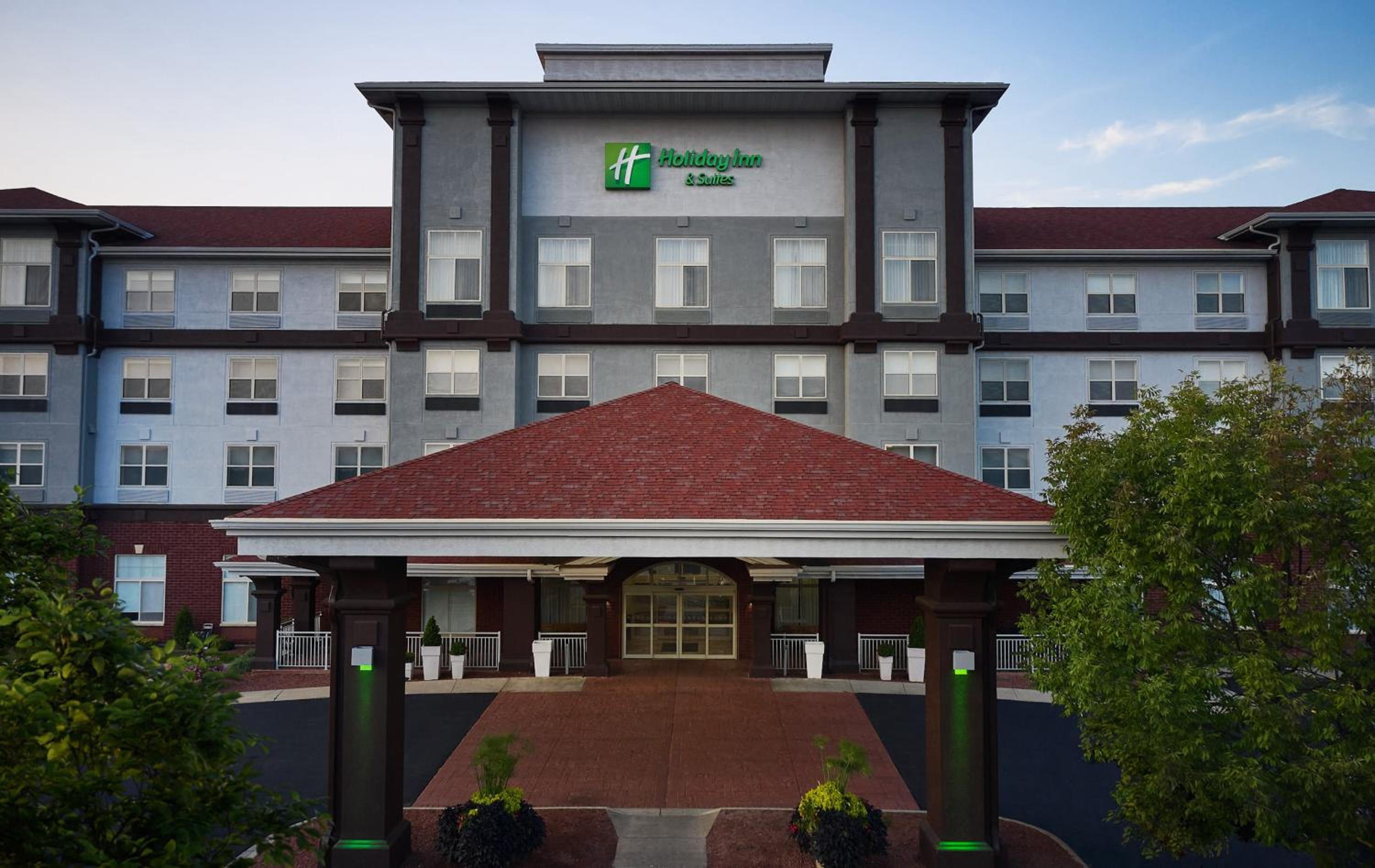 Hotel Holiday Inn Hotel & Suites Madison West, an IHG Hotel - Image 1
