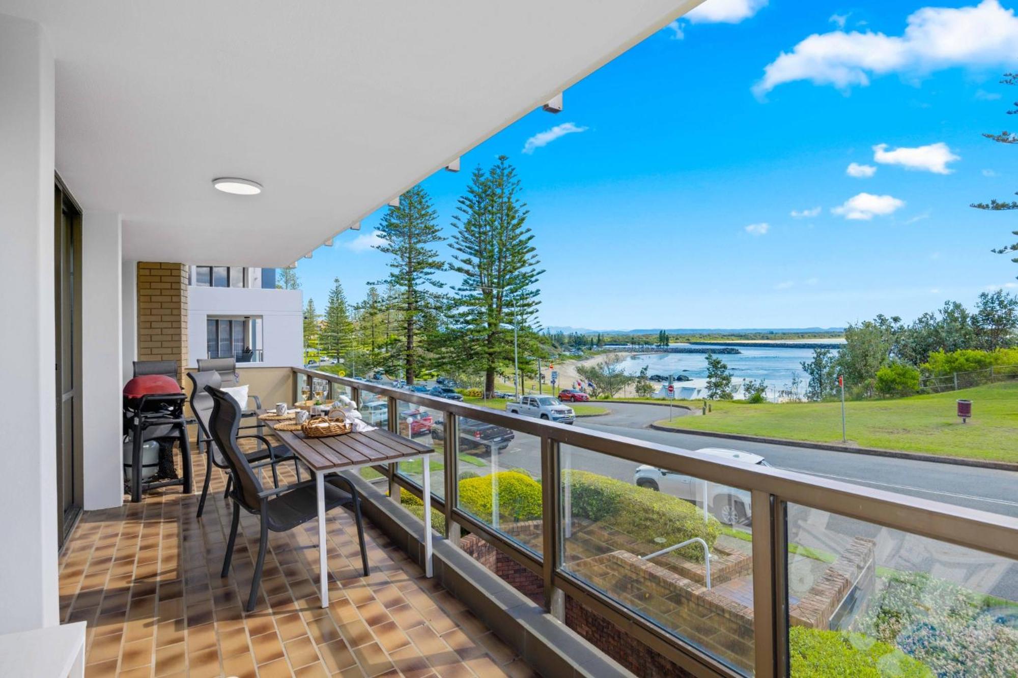Town Beach Haven - Apt 5 Century21 beachfront