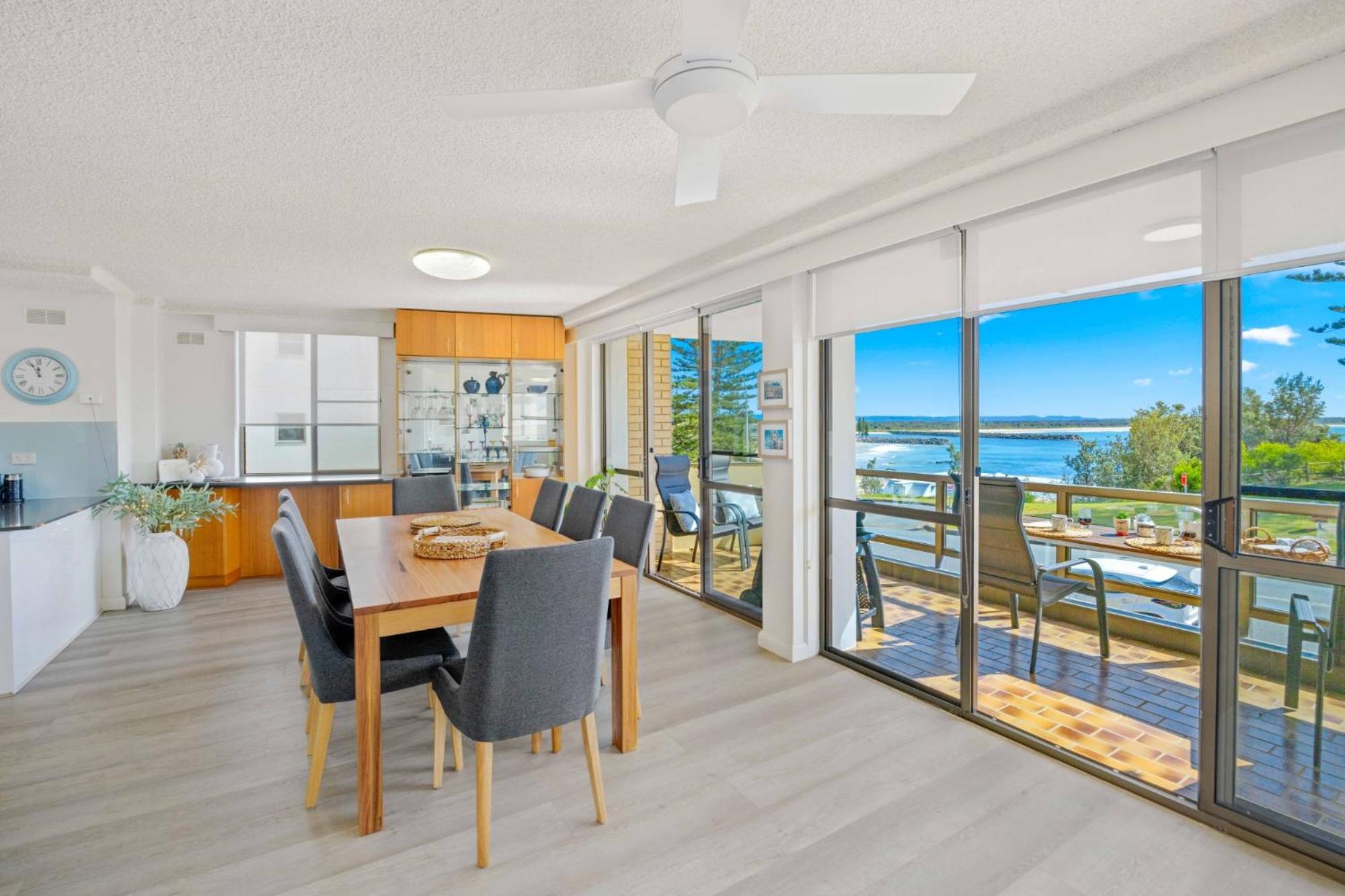 Town Beach Haven - Apt 5 Century21 beachfront