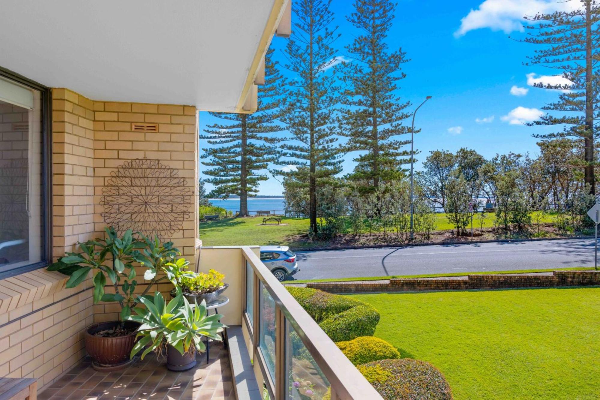 Town Beach Haven - Apt 5 Century21 beachfront