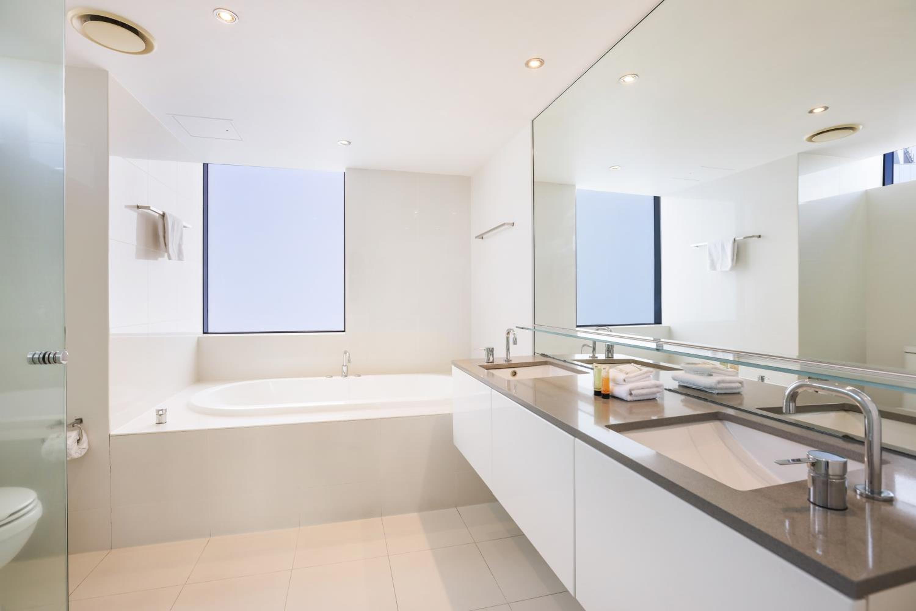 Circle on Cavill 2, 3, 4 & 5 Bedroom SkyHomes & SUB PENTHOUSES by Gold Coast Holidays