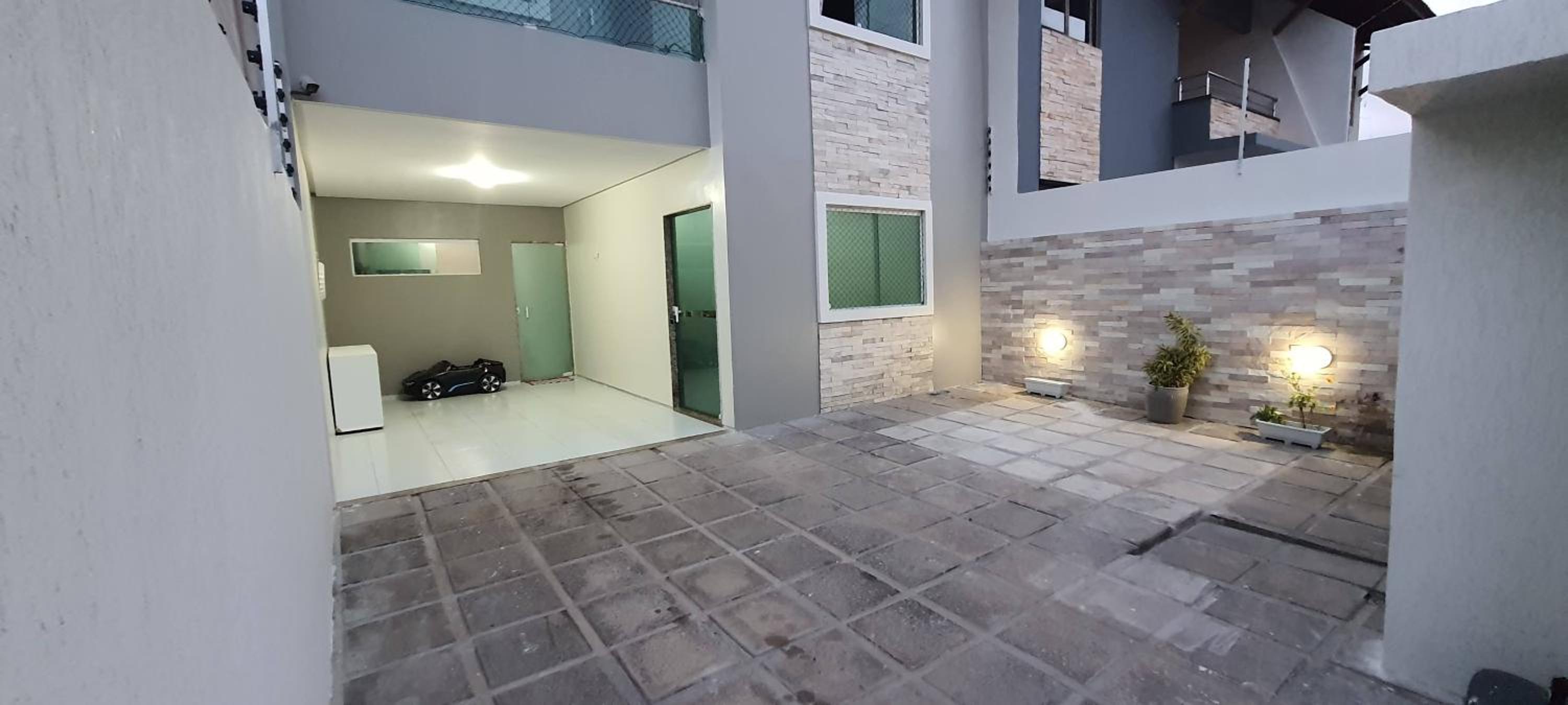 Duplex a 10min PP, com Ar, Internet, Estacionamento - Casa236
