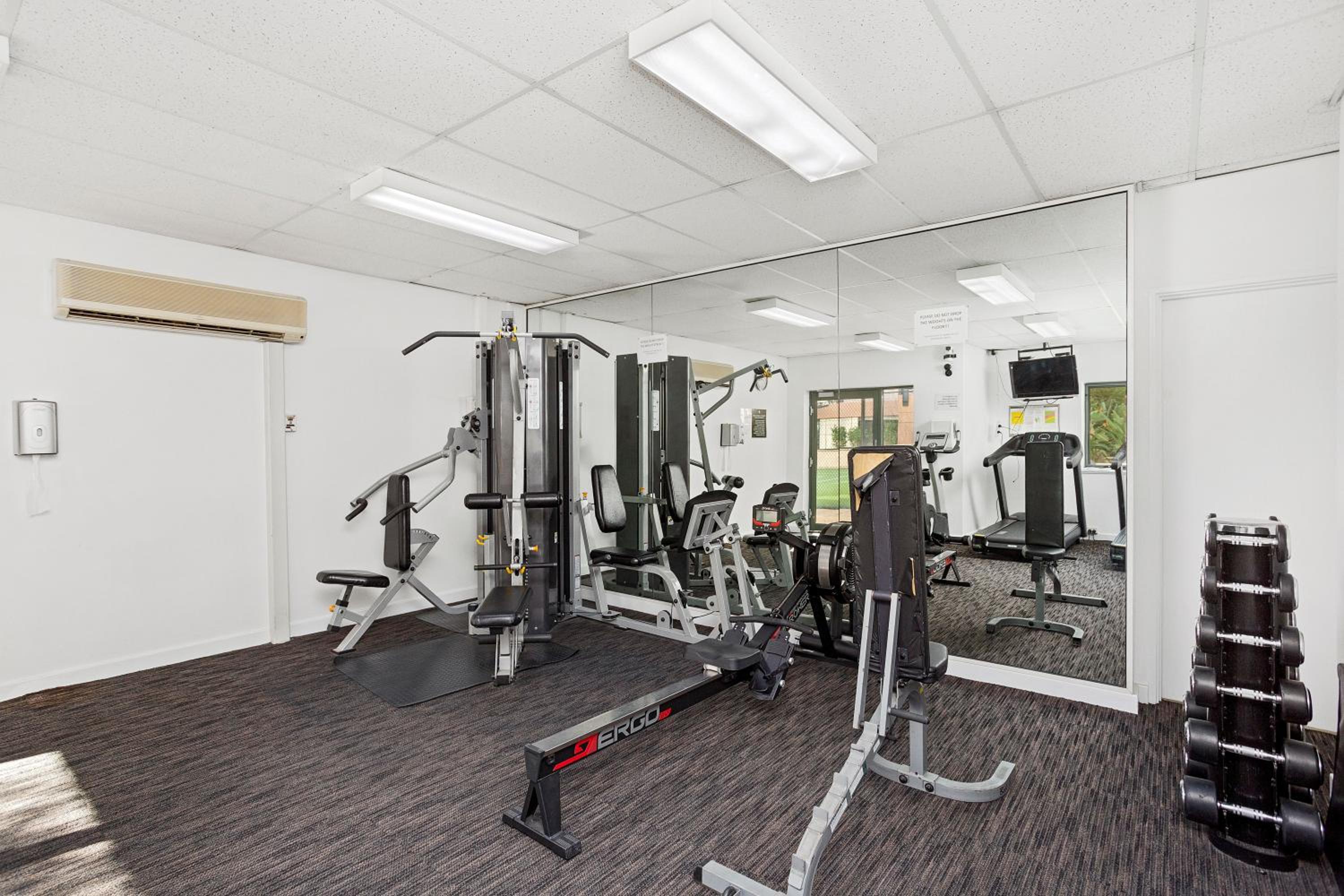 Prime 2BR Suite on Mounts Bay Road