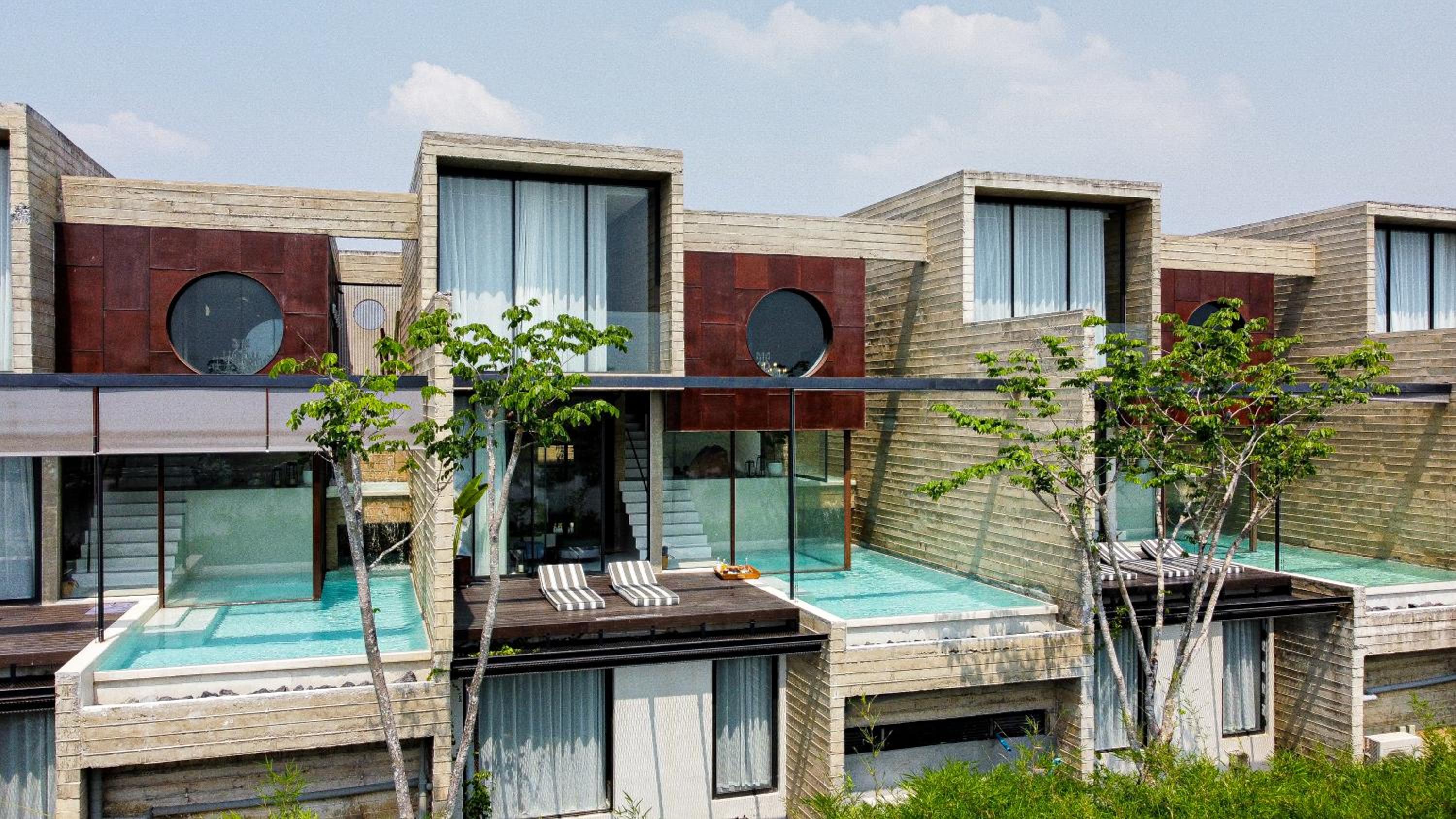 Hotel Cross River Kwai - Image 1