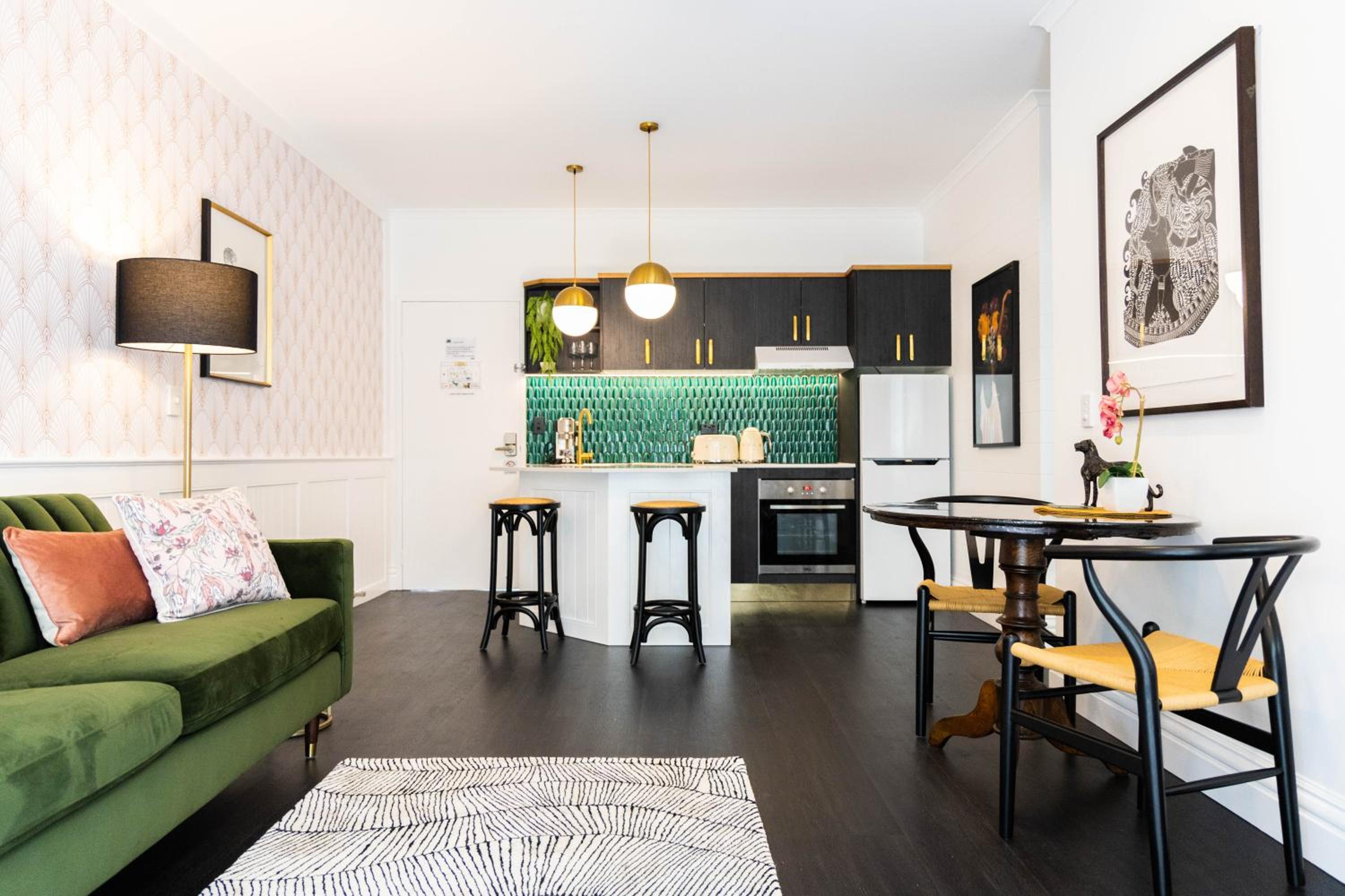 Noir-Luxe In Port Douglas, newly renovated May 2023