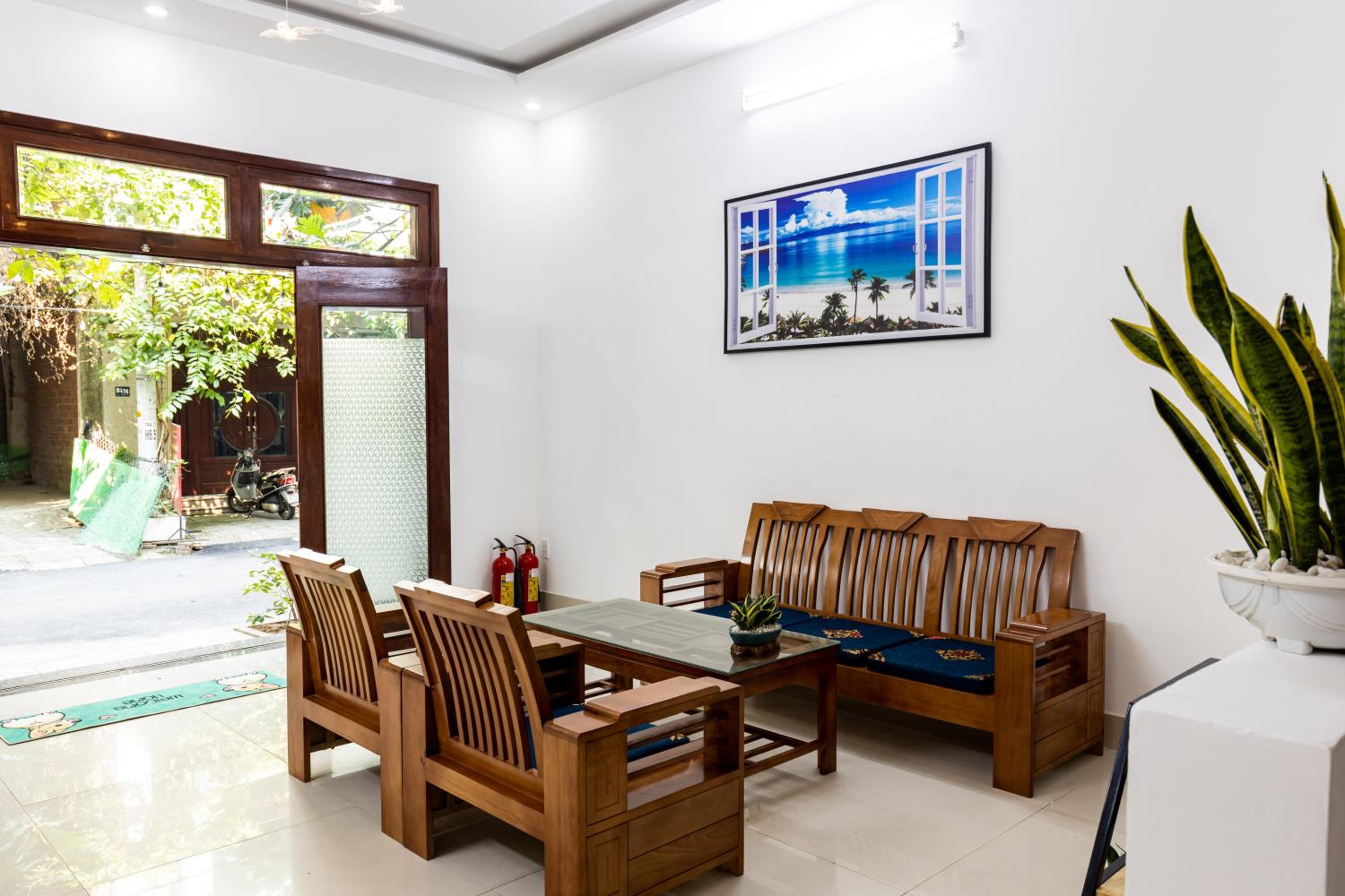 Simple House Near My Khe Beach and Night Street
