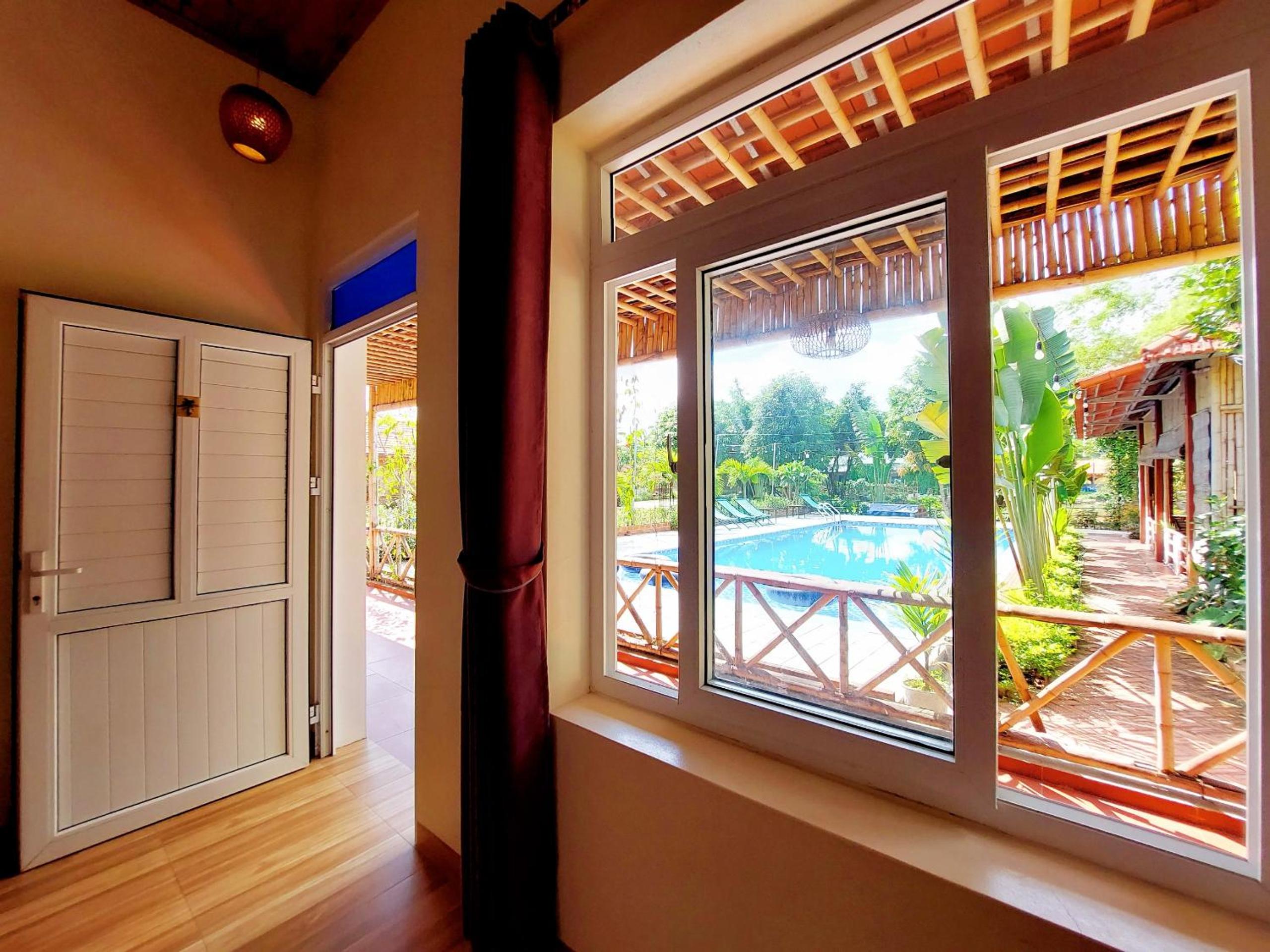 Ninh Binh Mountain Side Homestay & Cafe