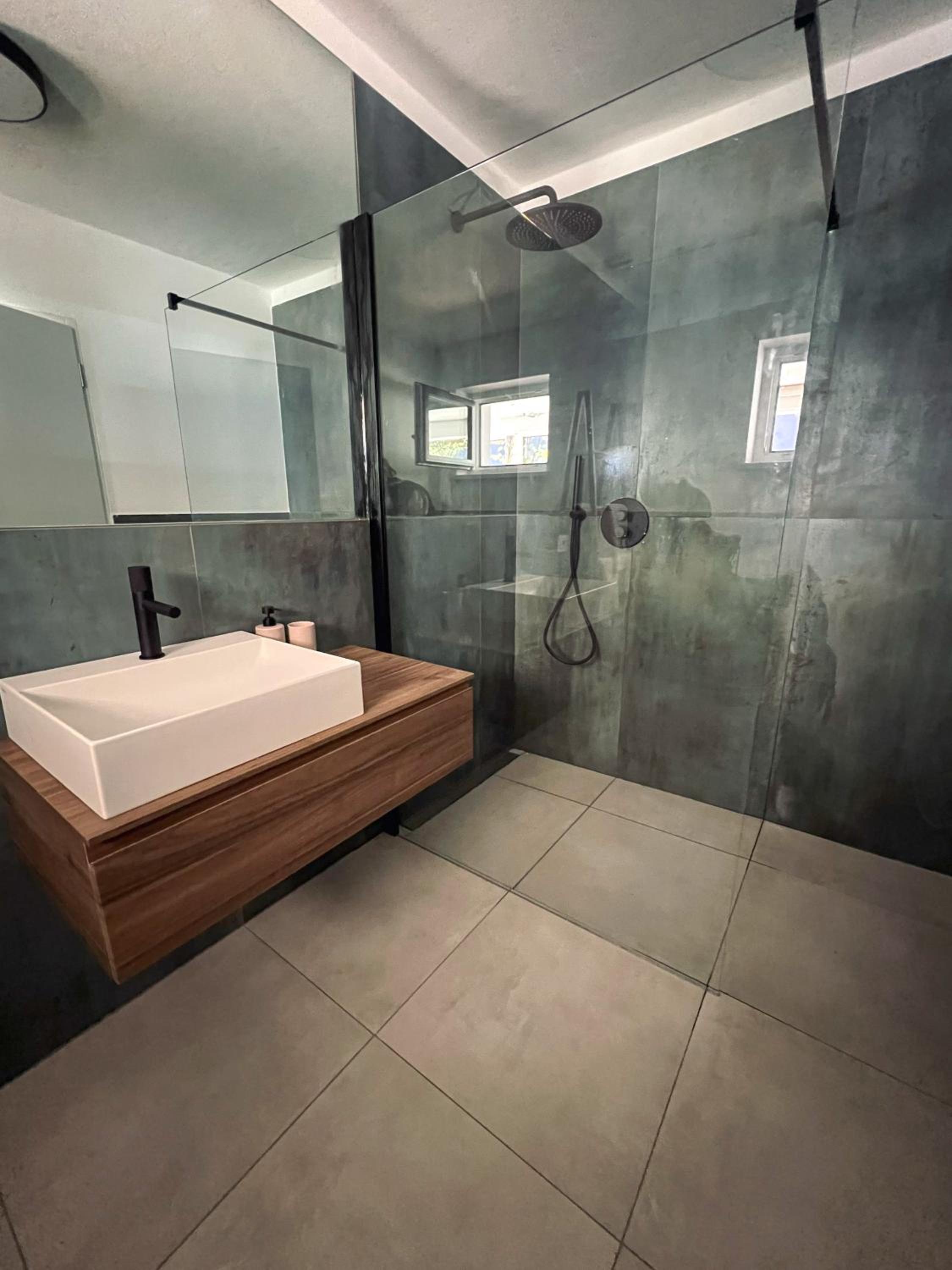 Mountain View Suites