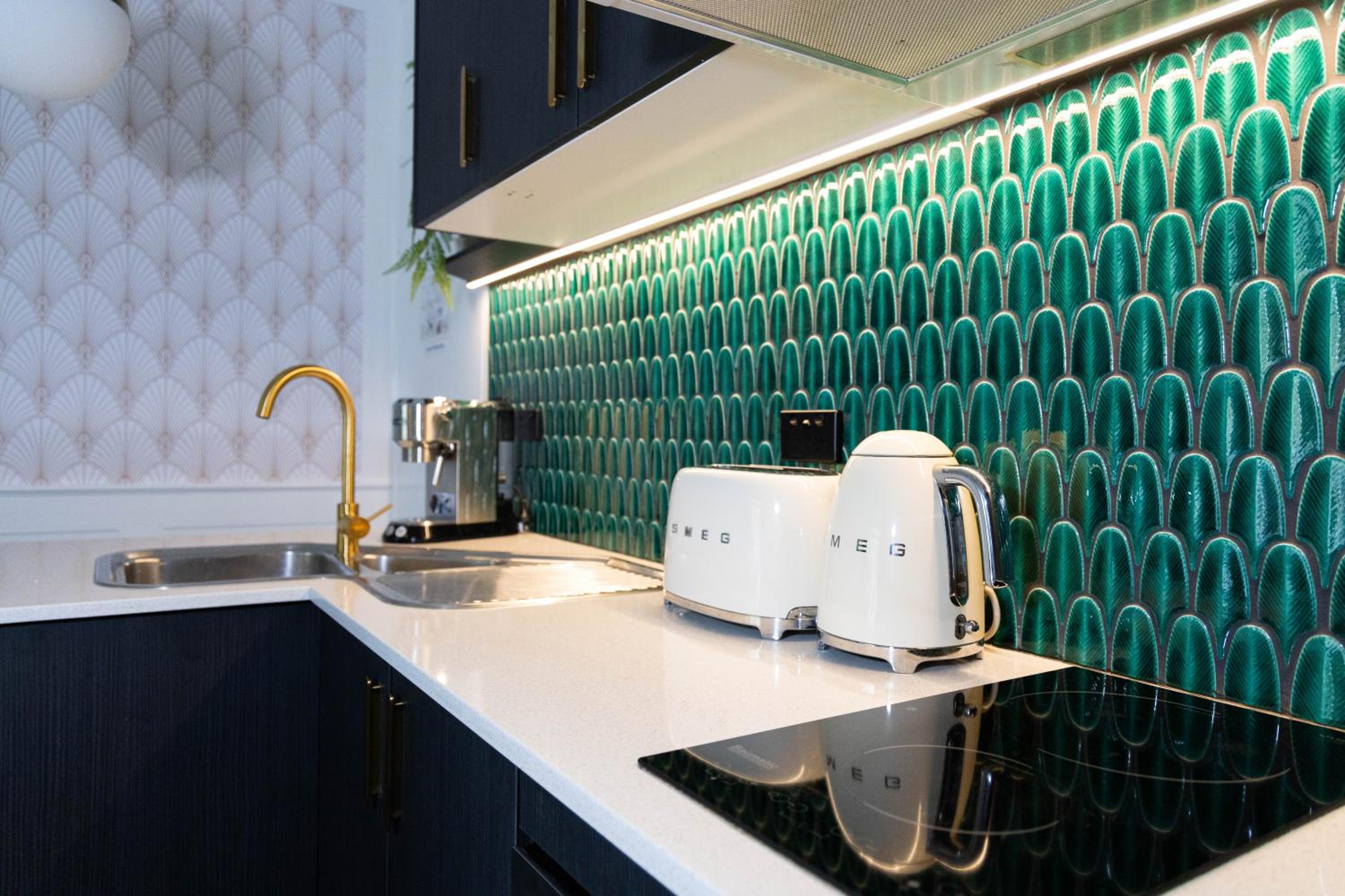 Noir-Luxe In Port Douglas, newly renovated May 2023
