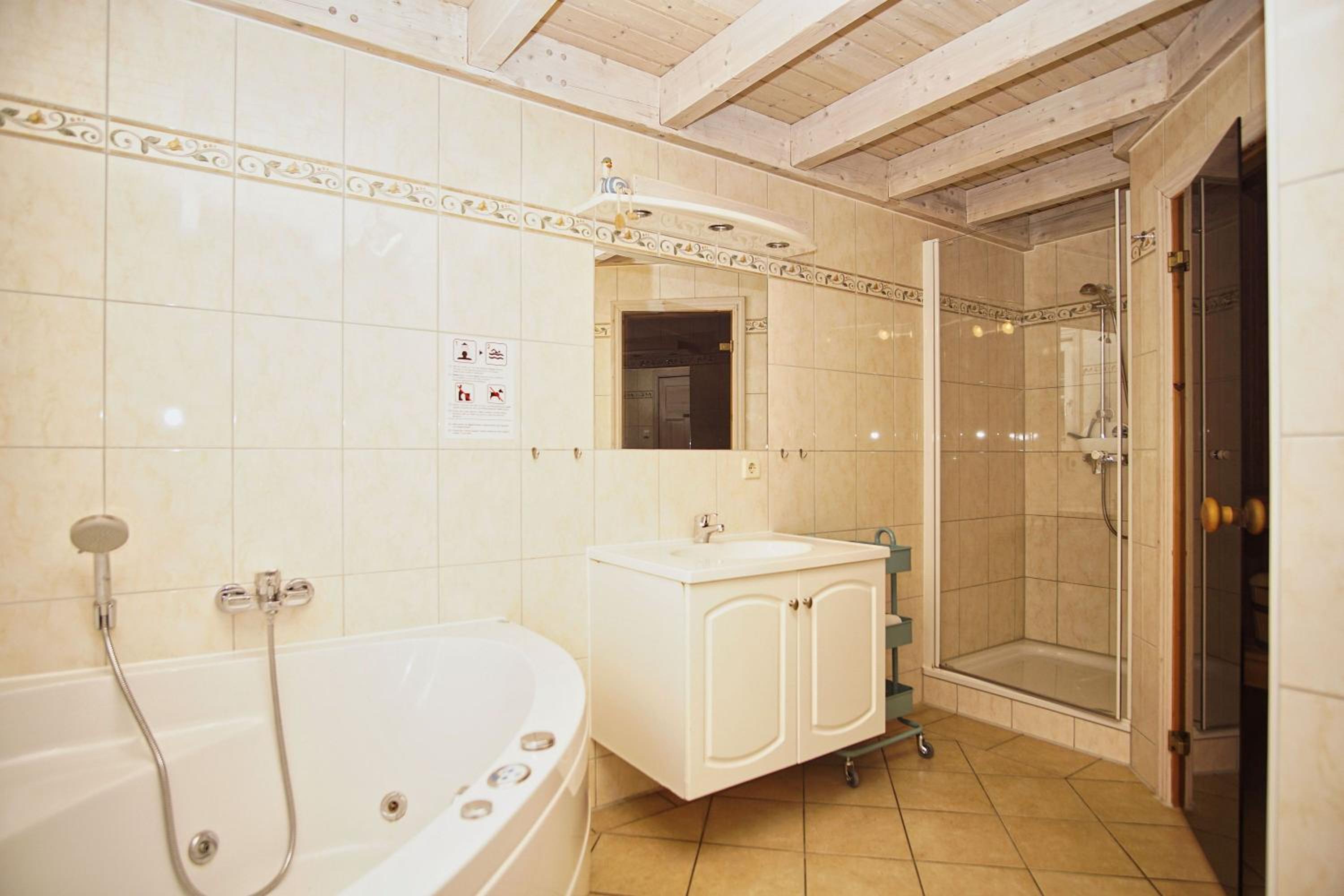 strandnahes Ferienhaus mit Kamin und Terrasse - Ferienhaus Seerobbe
