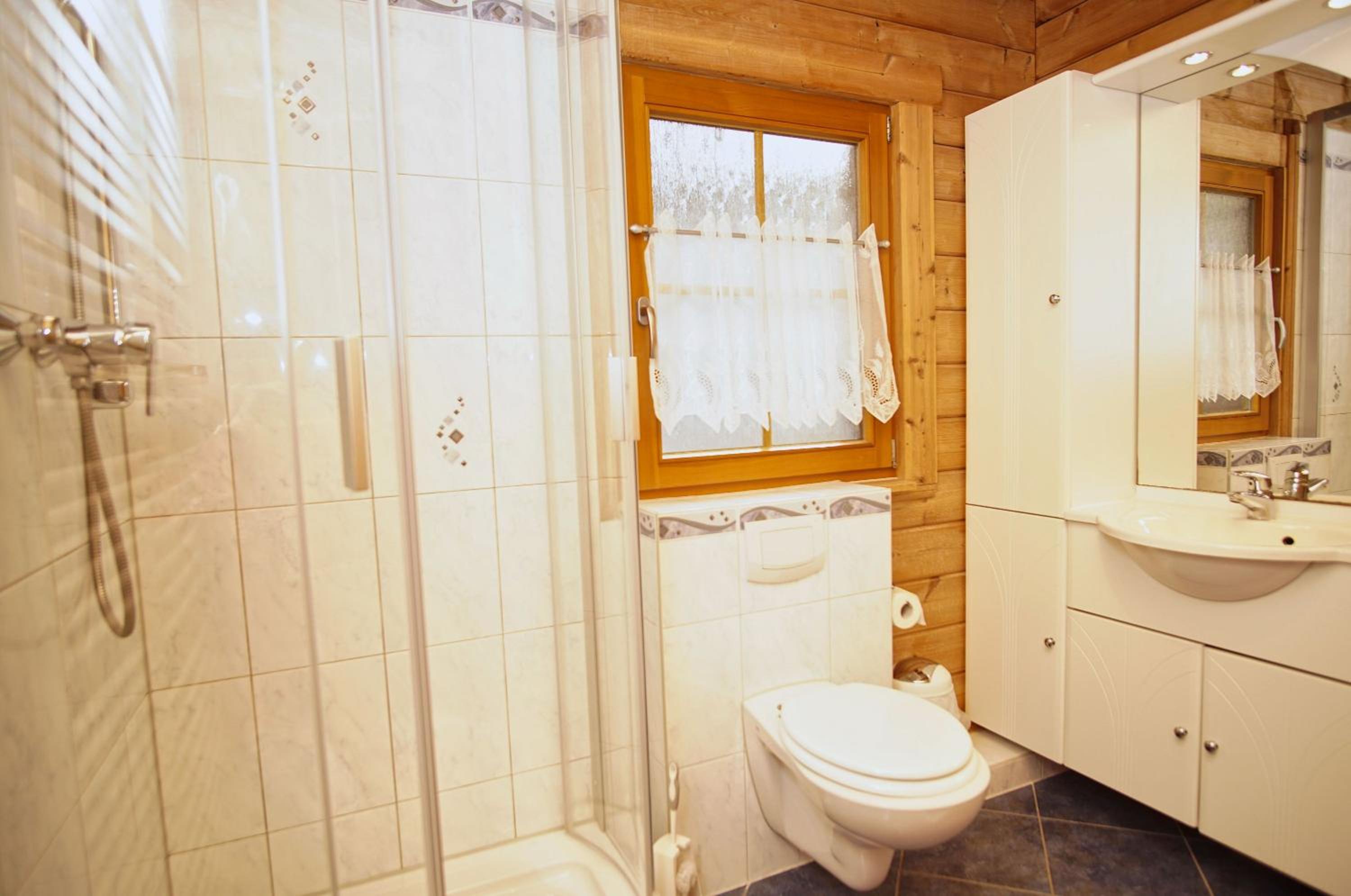 uriges Ferienhaus, ruhige Lage dicht am Strand, Kamin - Ferienhaus Ostseeperle